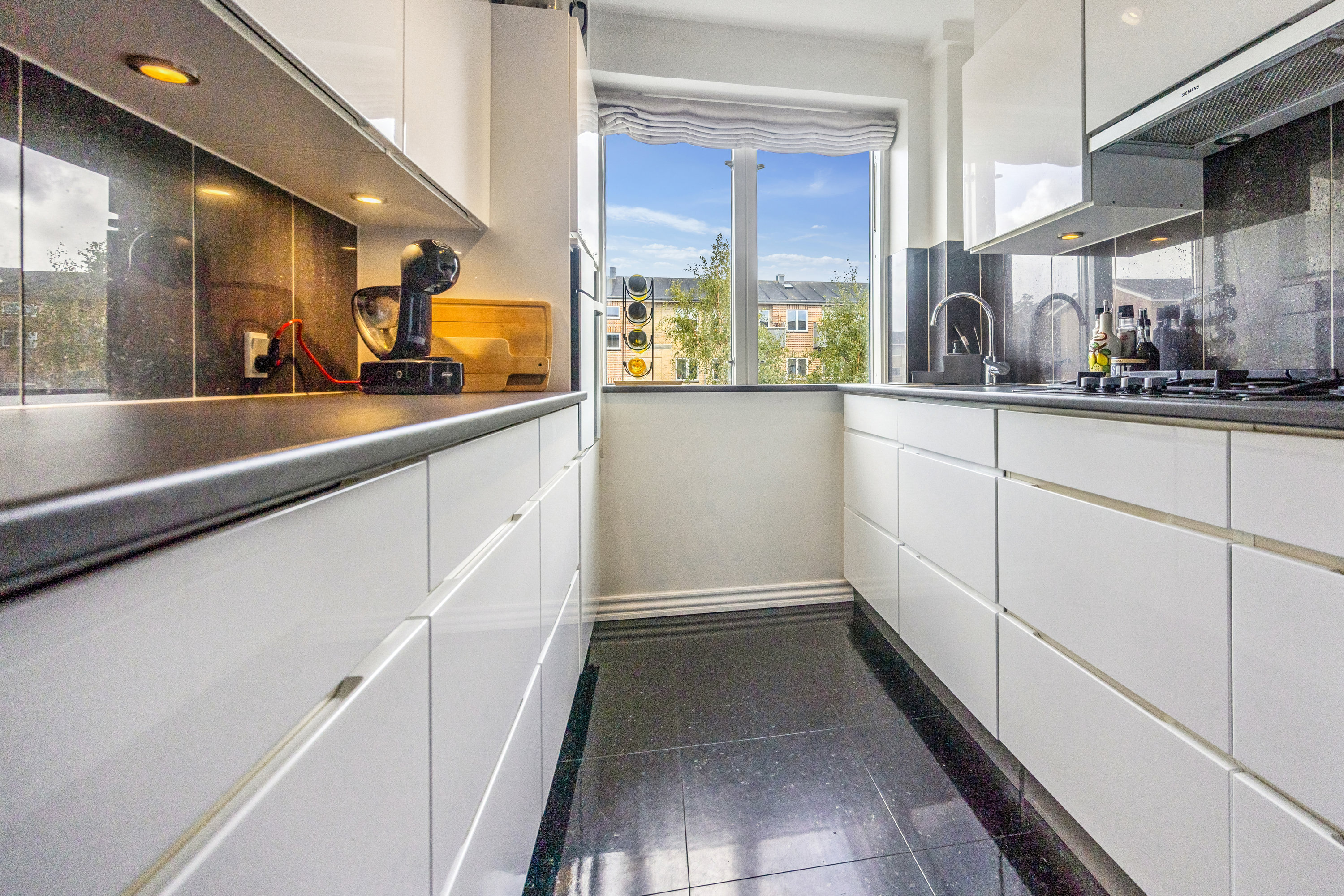 Miniaturebillede 1: køkken. Billede af Sønderbro 15, 3. tv., 9000 Aalborg