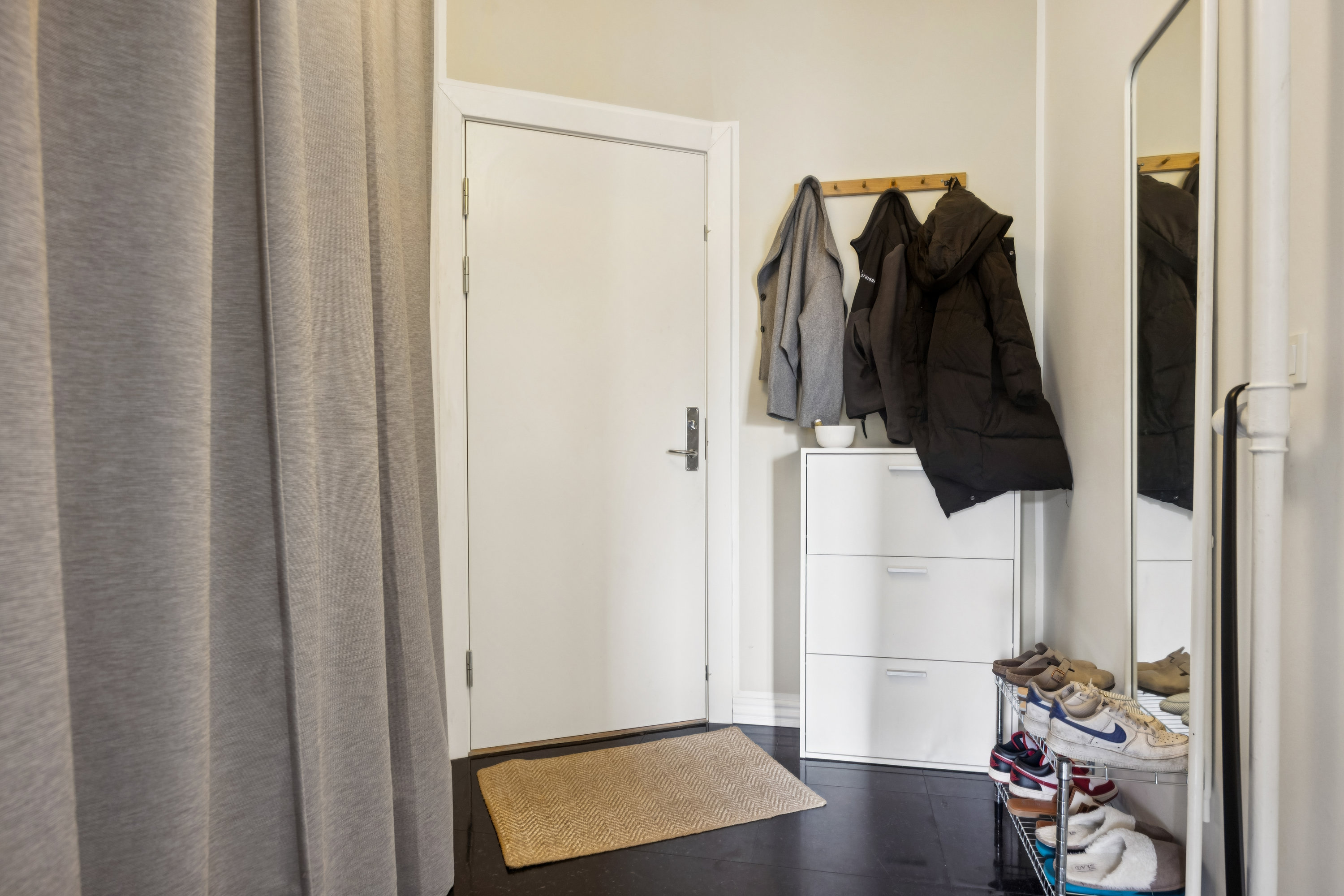 Fremhævet entré billede i fuldskærmstilstand. Billede af Sønderbro 15, 3. tv., 9000 Aalborg