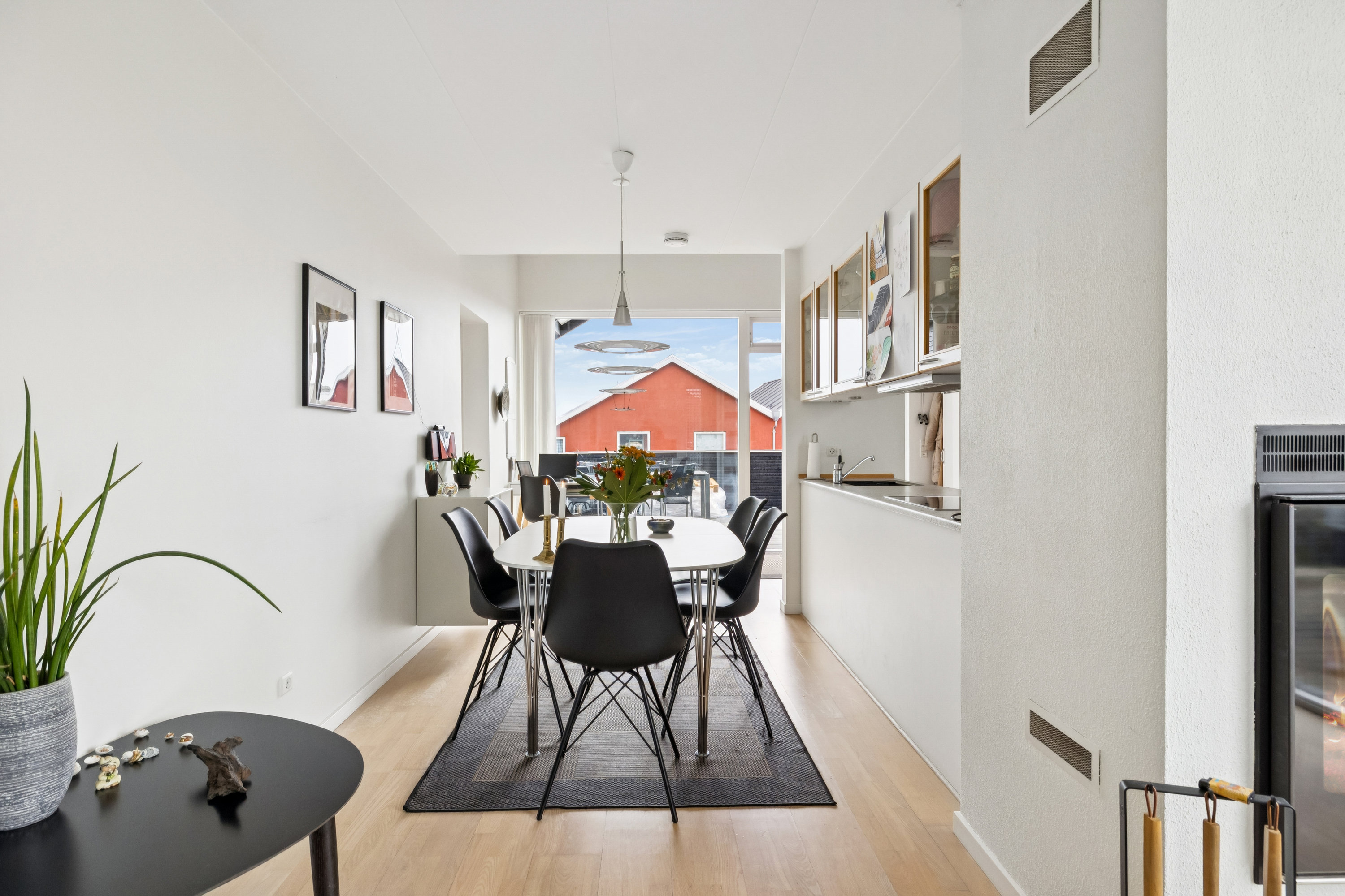 Fremhævet spisestue billede i fuldskærmstilstand. Billede af Havnen 32, Øster Hurup, 9560 Hadsund