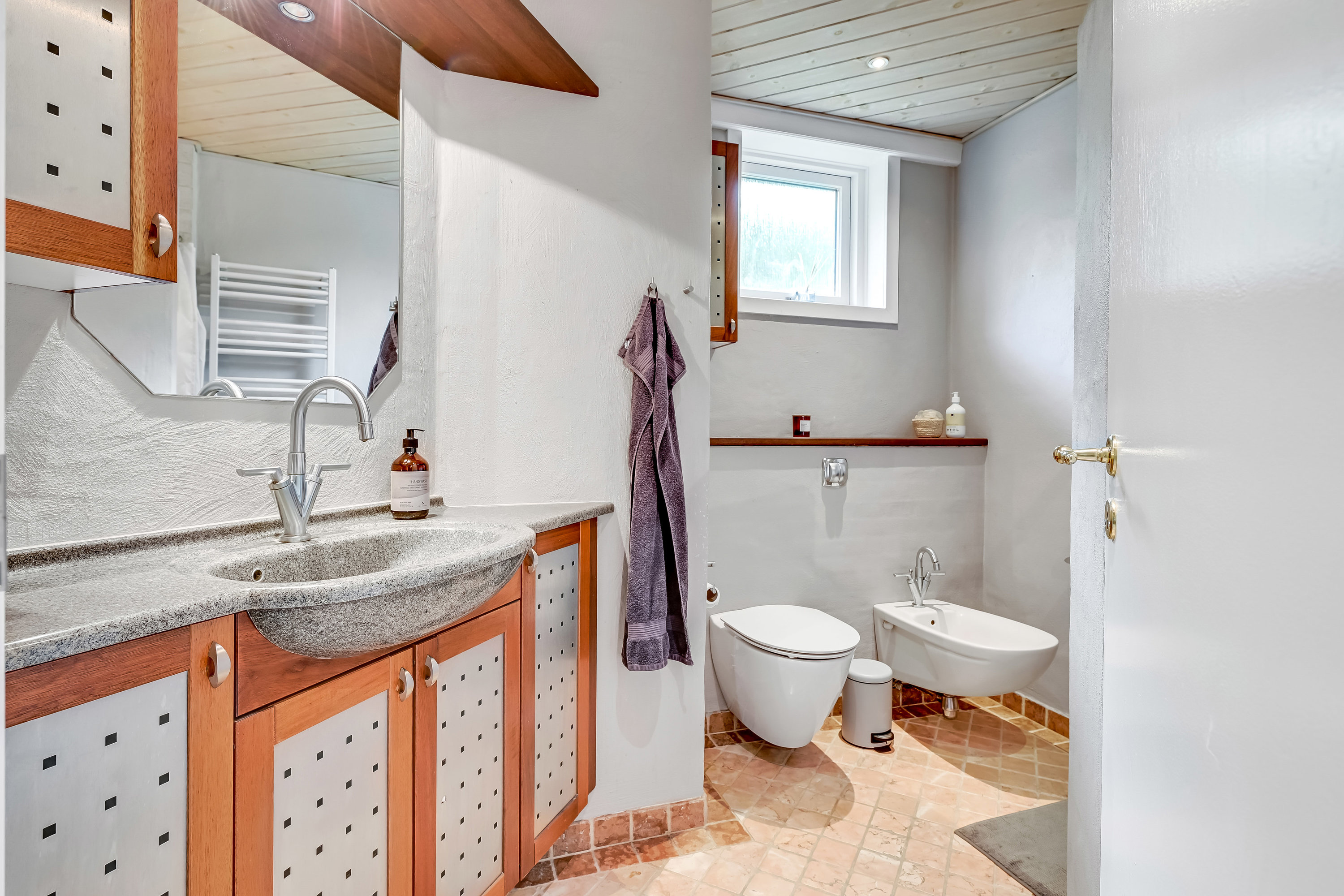 Fremhævet badeværelse billede i fuldskærmstilstand. Billede af Huginsvej 3, 7200 Grindsted