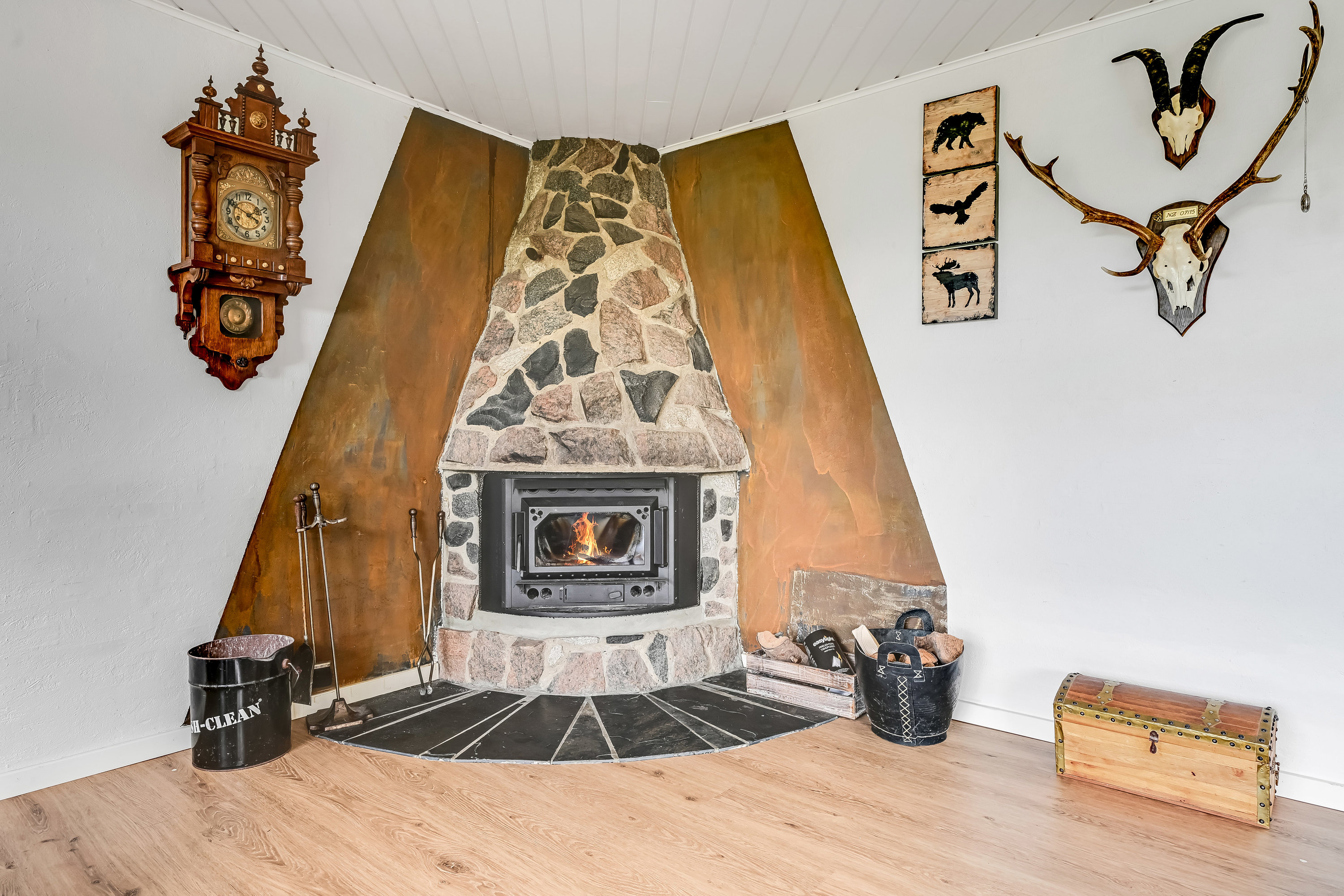 Fremhævet stue billede i fuldskærmstilstand. Billede af Huginsvej 3, 7200 Grindsted