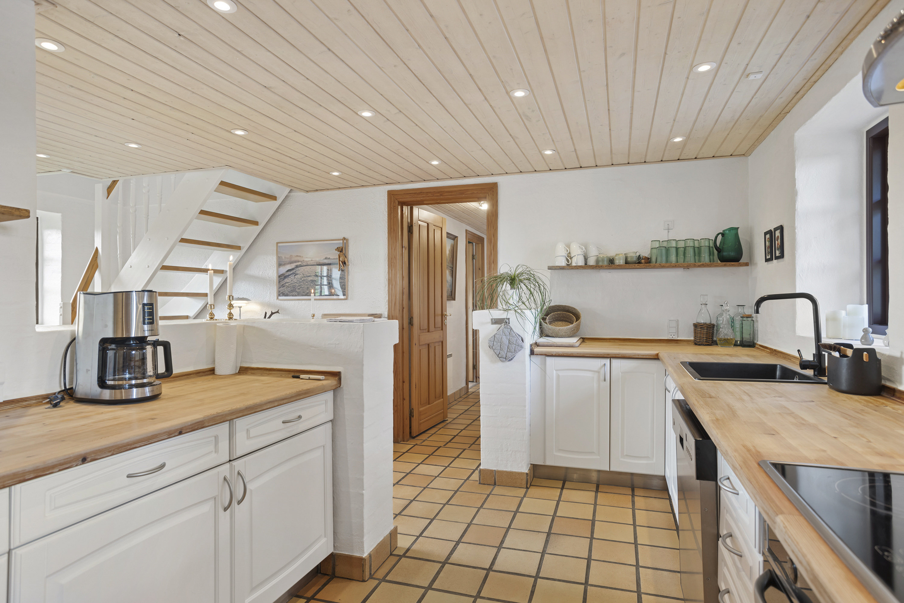 Fremhævet køkken billede i fuldskærmstilstand. Billede af Solsbækvej 276, Lyngså, 9300 Sæby