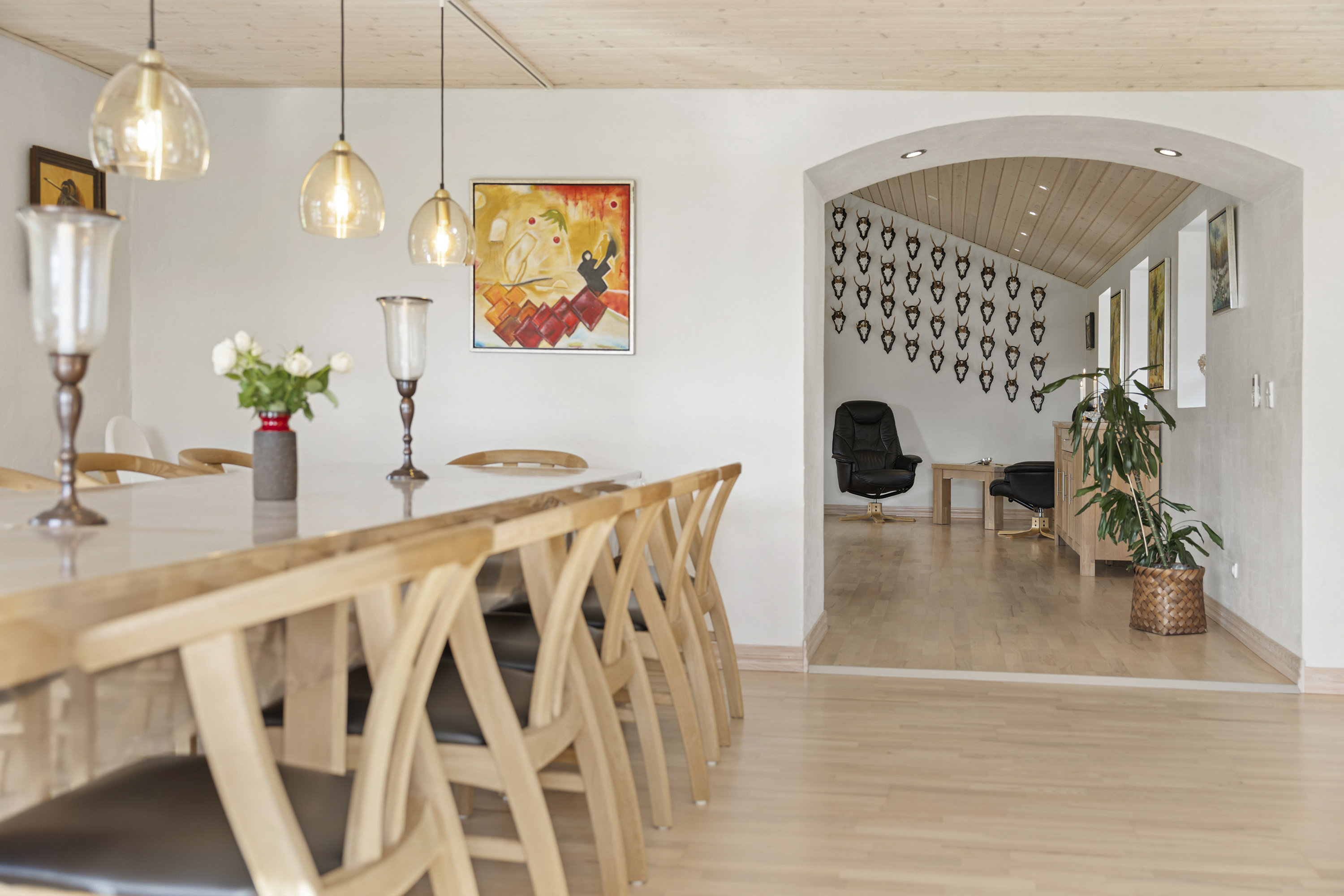 Fremhævet stue billede i fuldskærmstilstand. Billede af Solsbækvej 276, Lyngså, 9300 Sæby