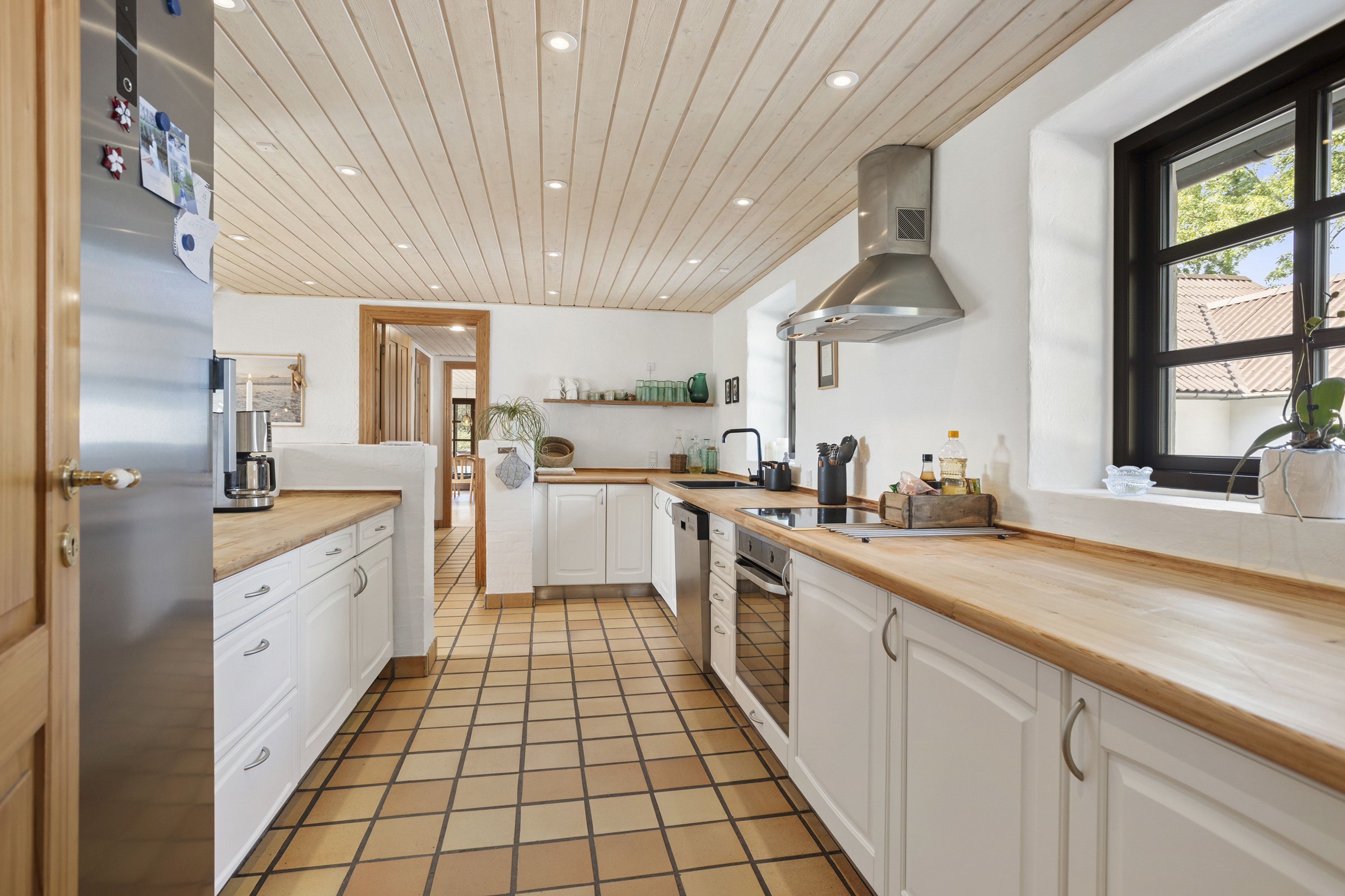 Fremhævet køkken billede i fuldskærmstilstand. Billede af Solsbækvej 276, Lyngså, 9300 Sæby