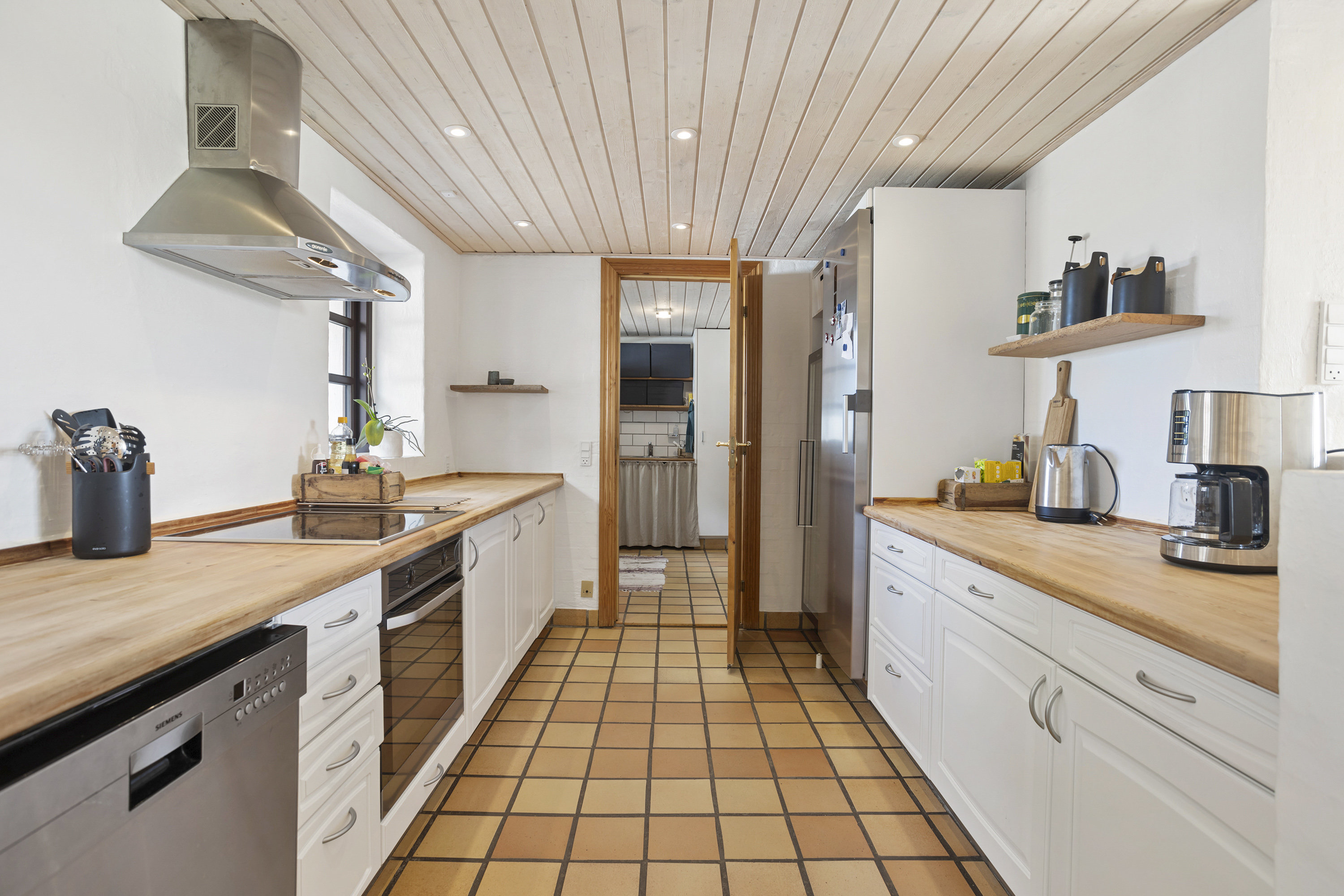 Fremhævet køkken billede i fuldskærmstilstand. Billede af Solsbækvej 276, Lyngså, 9300 Sæby