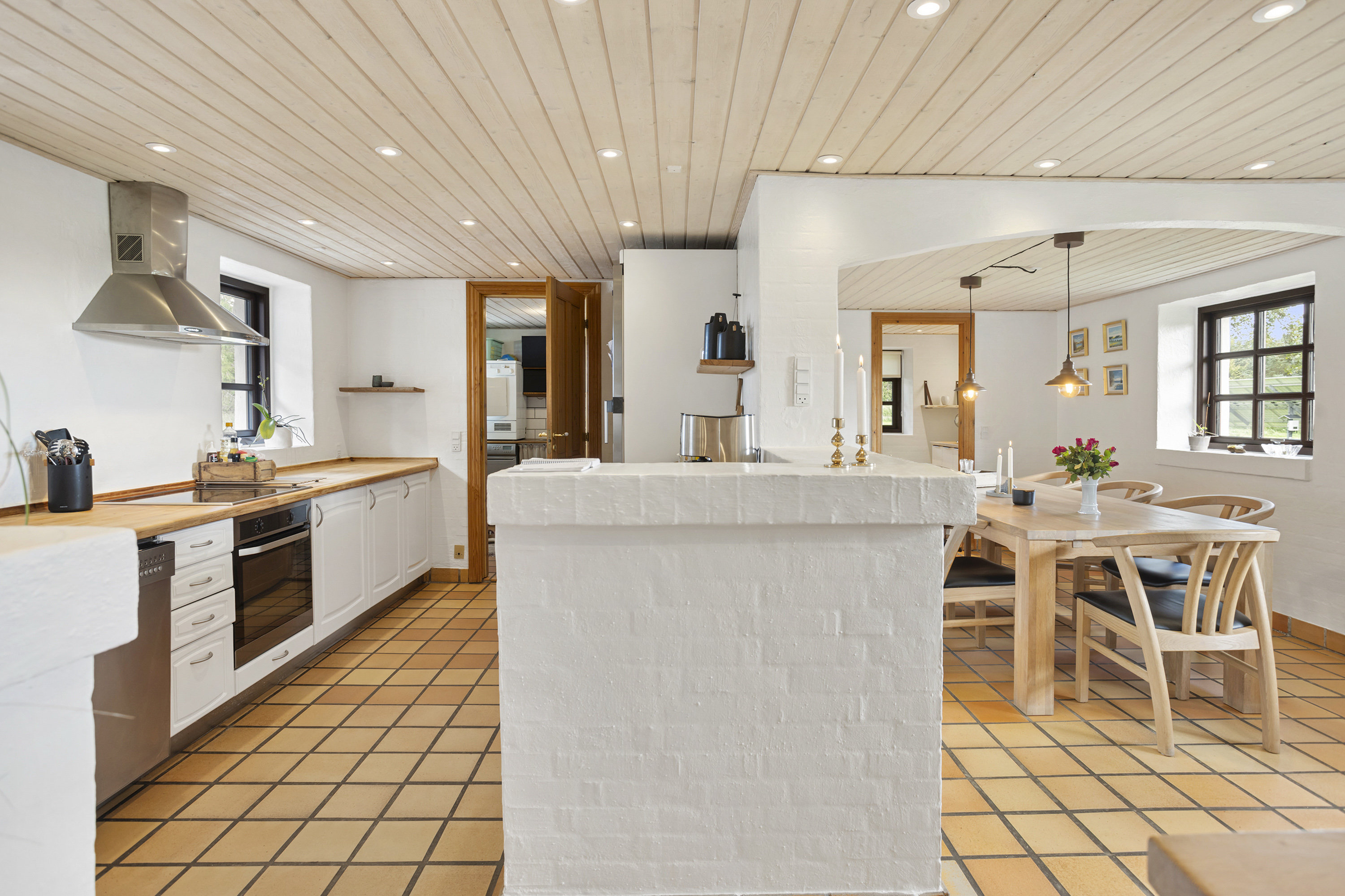 Fremhævet køkken alrum billede i fuldskærmstilstand. Billede af Solsbækvej 276, Lyngså, 9300 Sæby