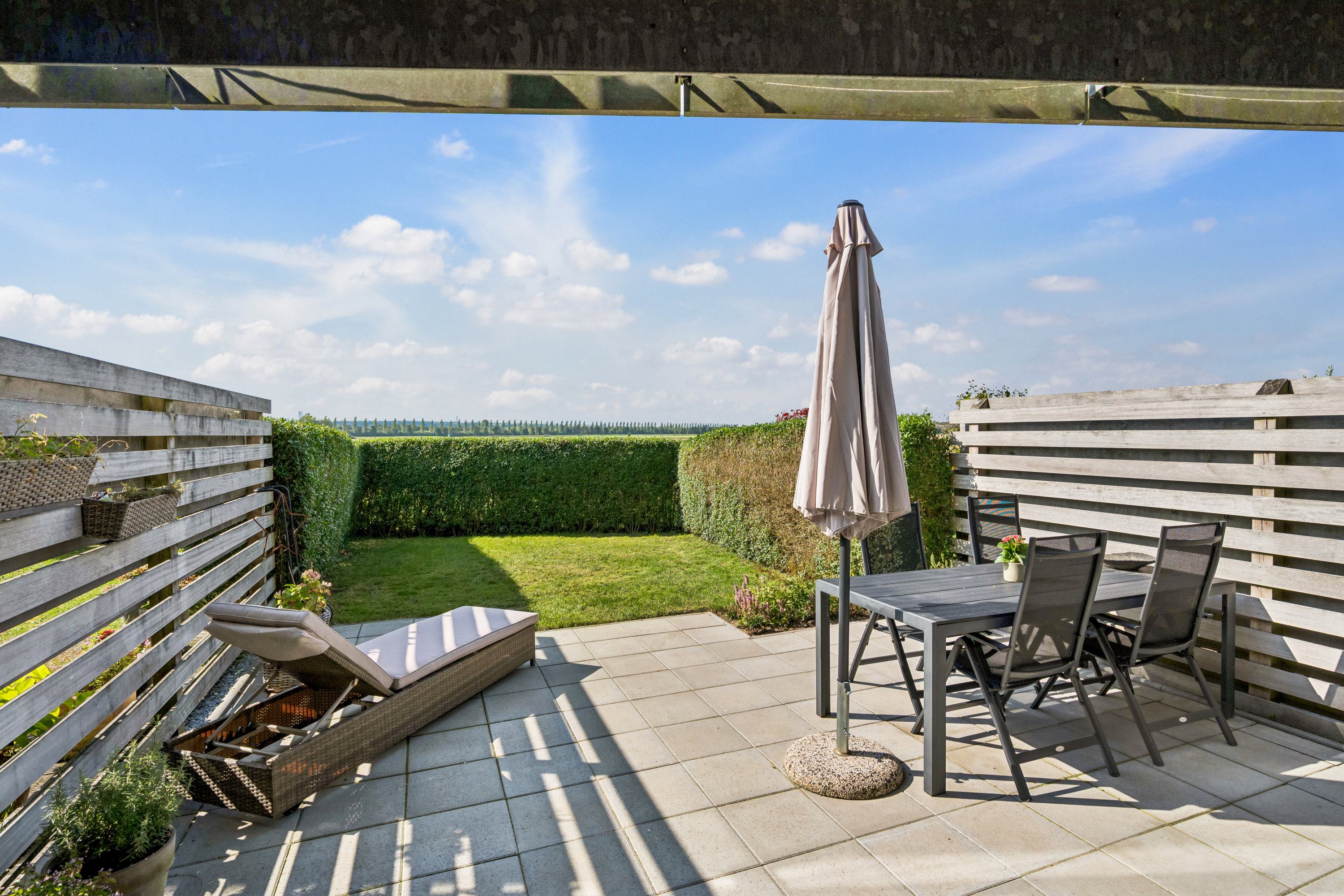 Fremhævet terrasse billede i fuldskærmstilstand. Billede af Egå Engvej 196, 8250 Egå