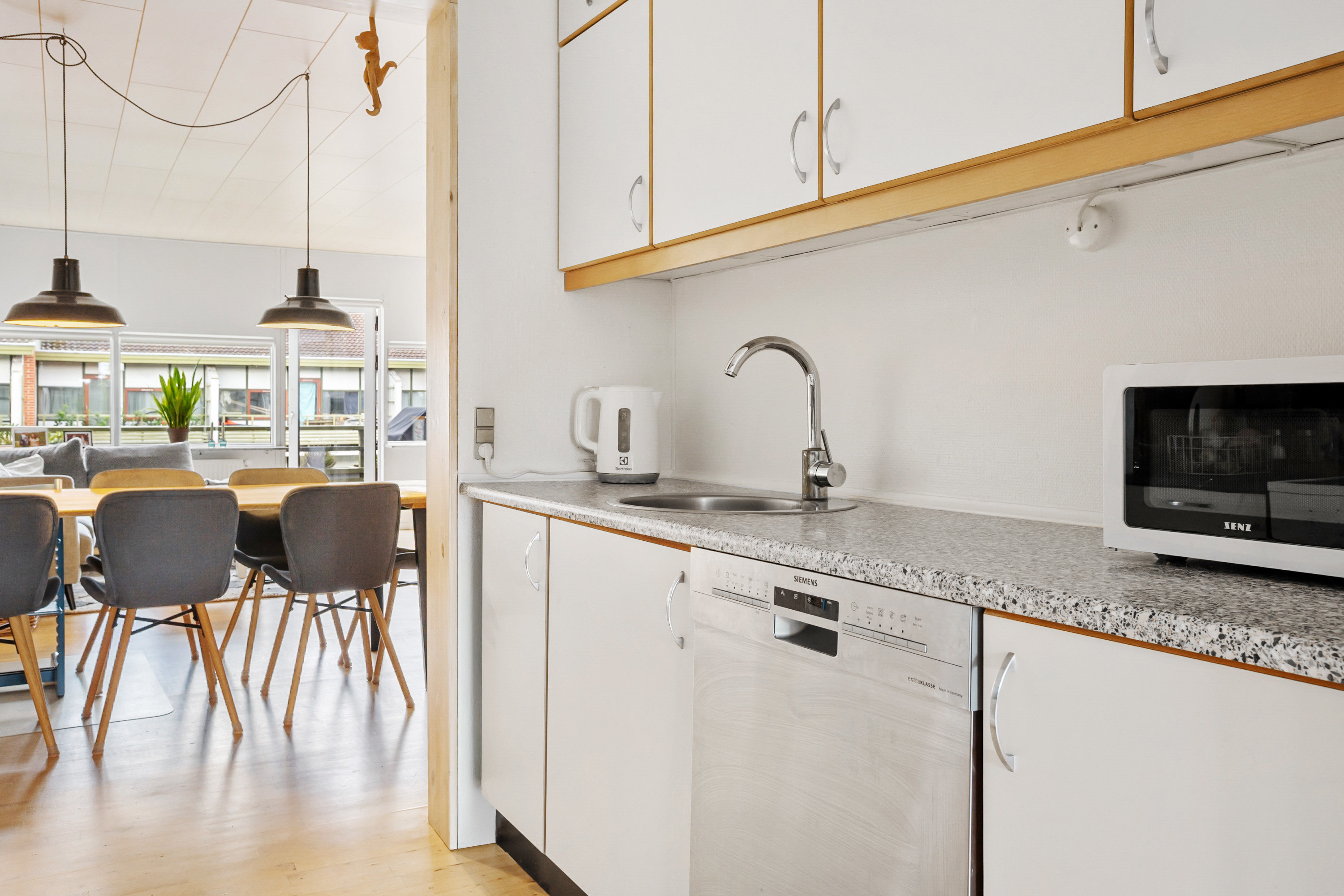 Fremhævet køkken billede i fuldskærmstilstand. Billede af Blommevangen 8, 2. tv., Smørumnedre, 2765 Smørum