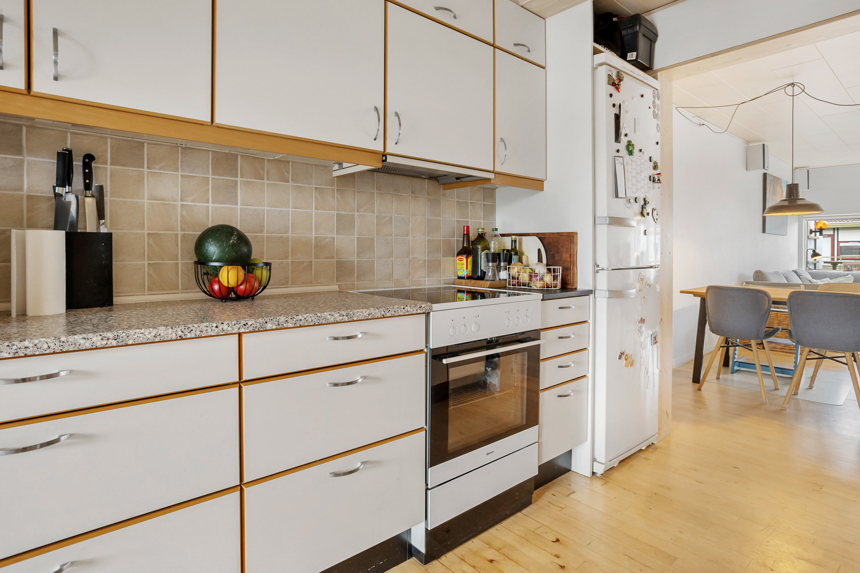 Fremhævet køkken billede i fuldskærmstilstand. Billede af Blommevangen 8, 2. tv., Smørumnedre, 2765 Smørum