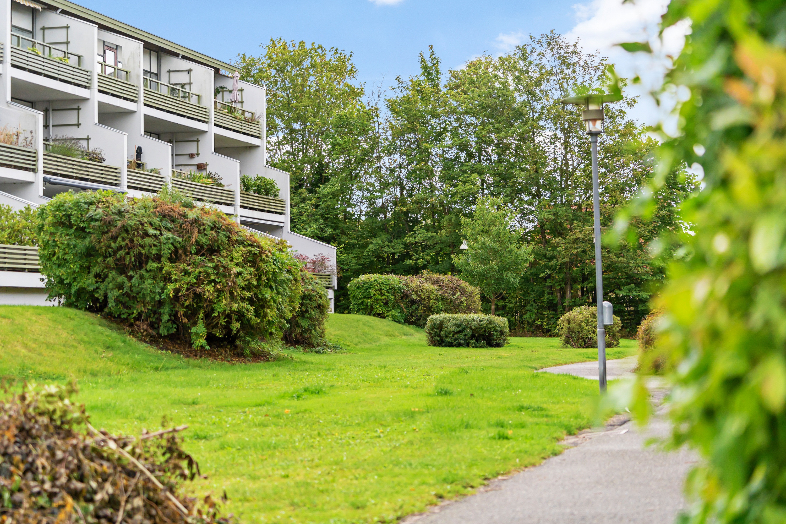 Fremhævet ude billede i fuldskærmstilstand. Billede af Blommevangen 8, 2. tv., Smørumnedre, 2765 Smørum