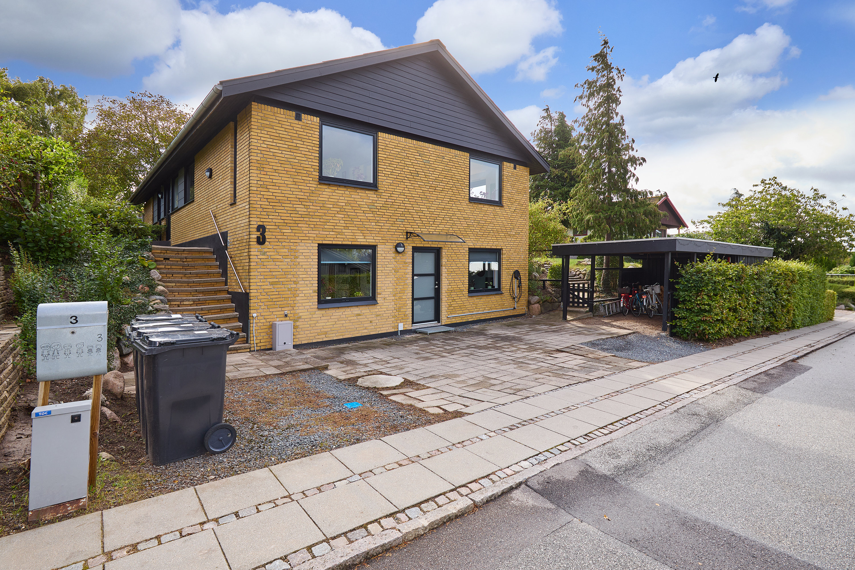 Fremhævet ejendommen billede i fuldskærmstilstand. Billede af Resedavej 3, 3600 Frederikssund