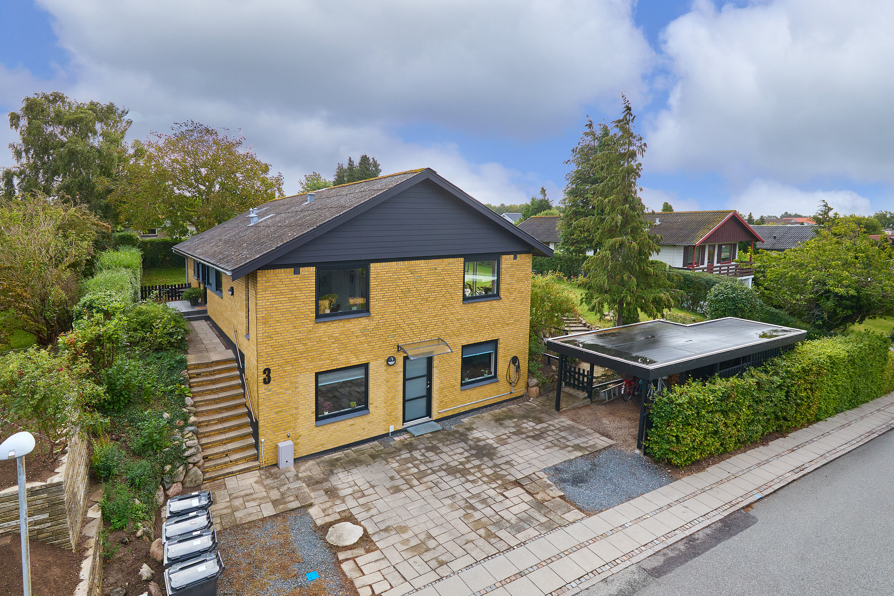 Fremhævet ejendommen billede i fuldskærmstilstand. Billede af Resedavej 3, 3600 Frederikssund