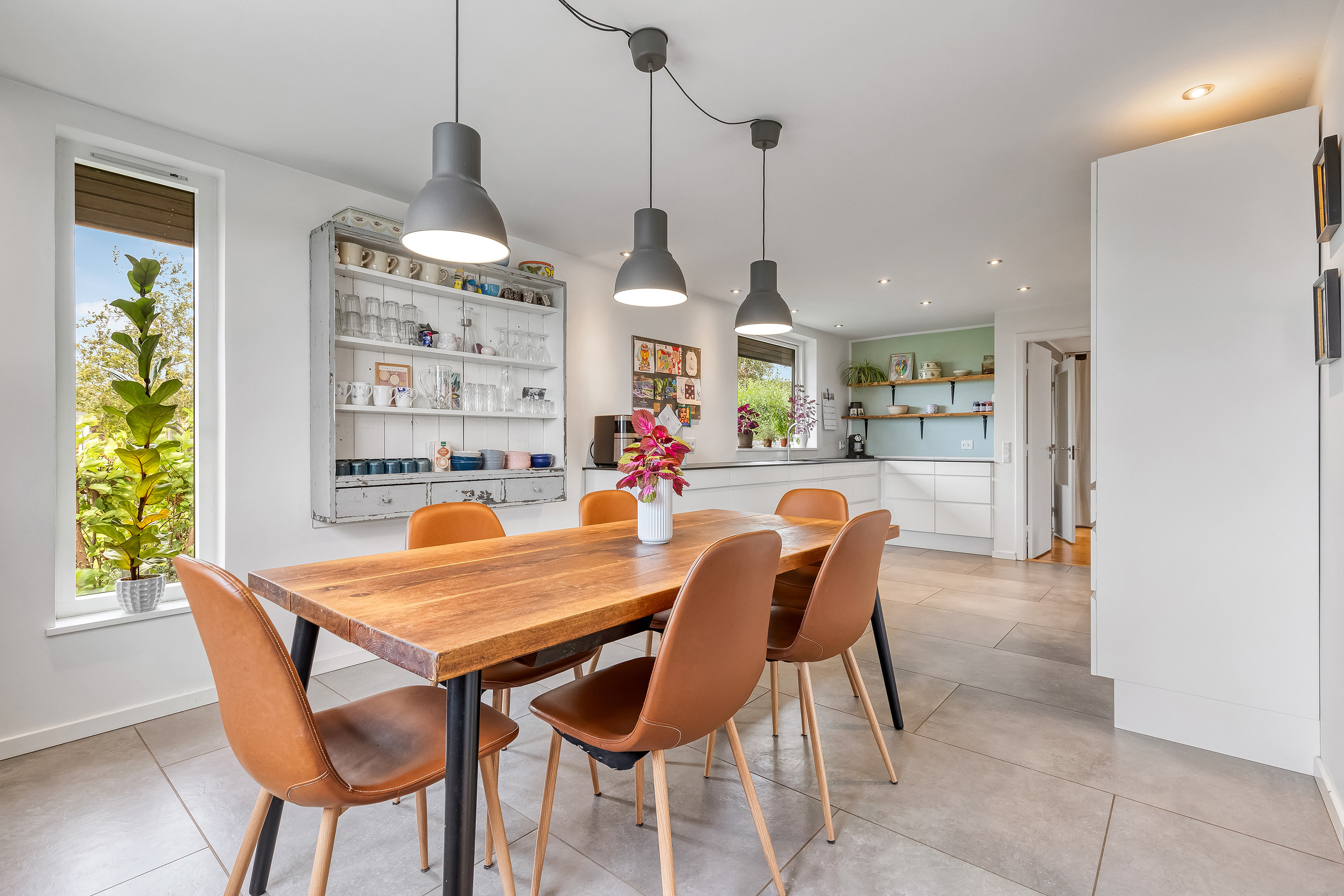 Fremhævet køkken alrum billede i fuldskærmstilstand. Billede af Resedavej 3, 3600 Frederikssund