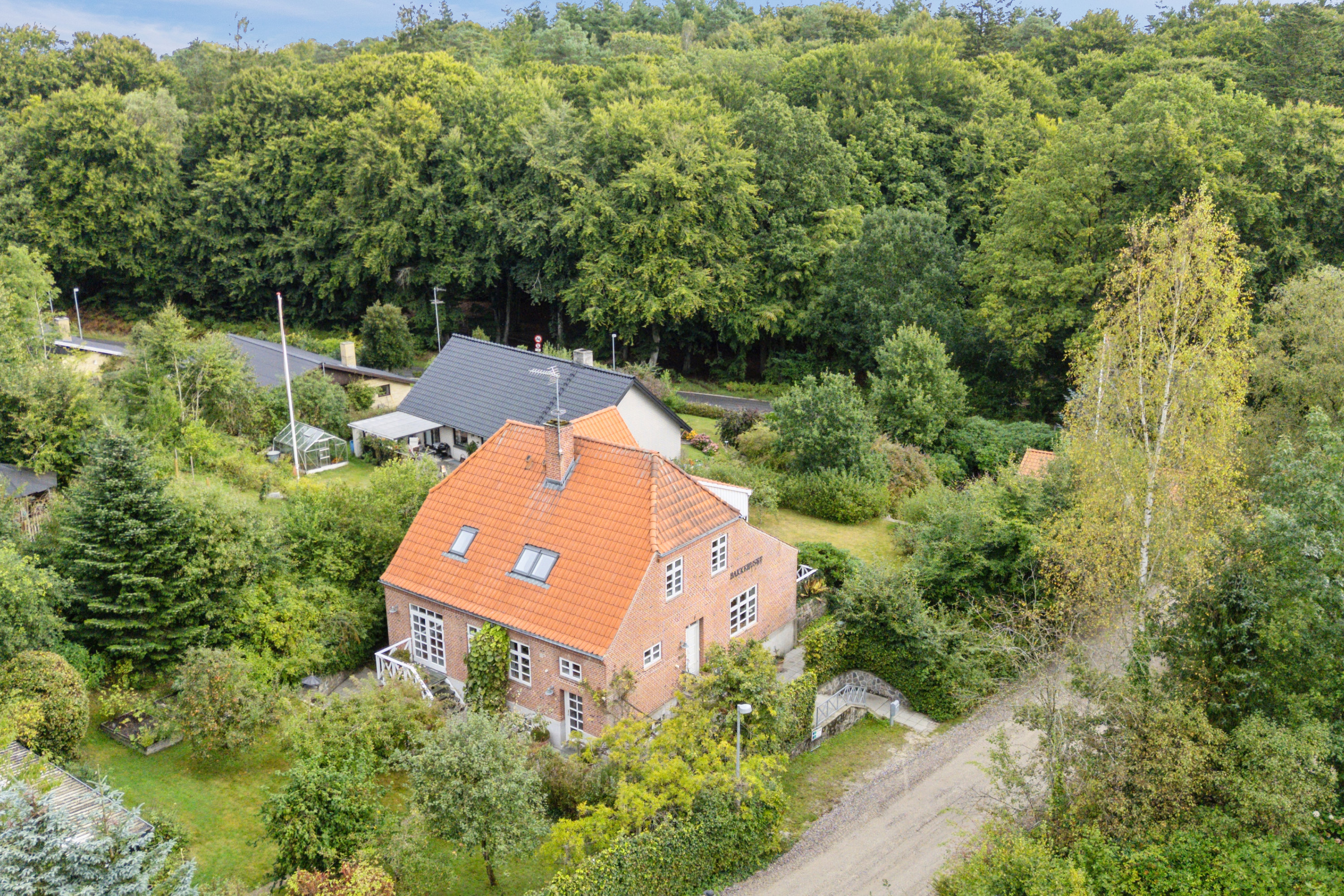 Fremhævet luftfoto billede i fuldskærmstilstand. Billede af Fuglebakken 2, 9560 Hadsund