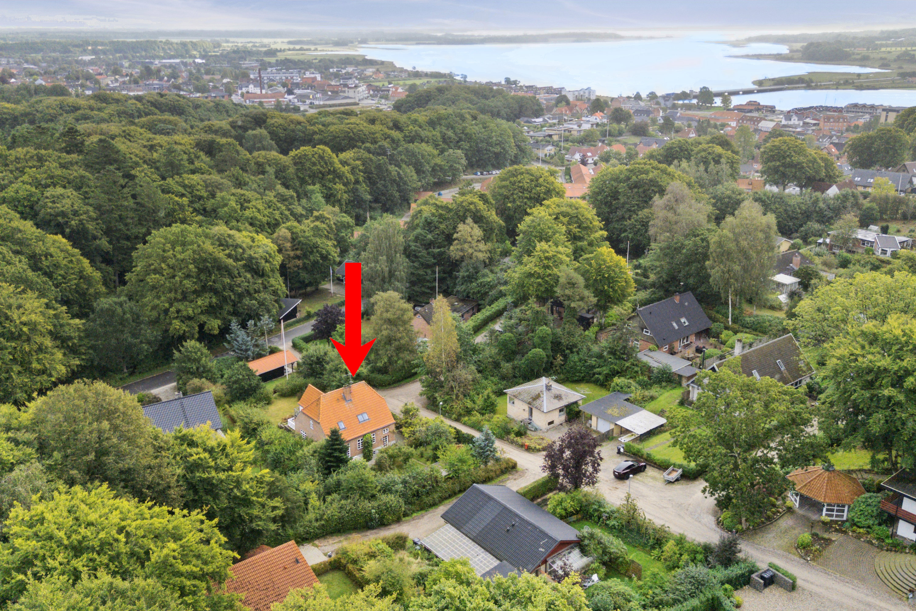 Fremhævet luftfoto billede i fuldskærmstilstand. Billede af Fuglebakken 2, 9560 Hadsund