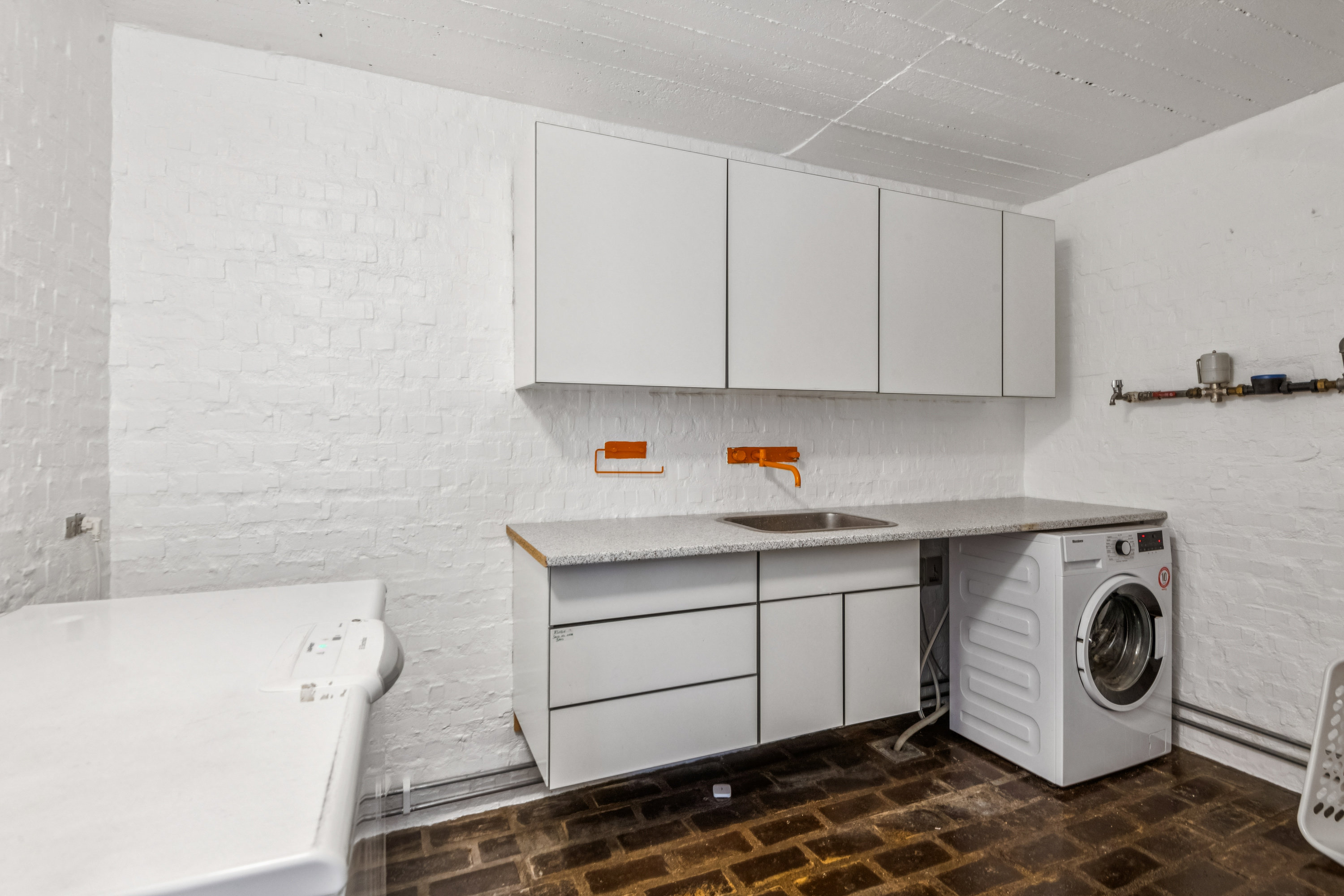 Fremhævet badeværelse billede i fuldskærmstilstand. Billede af Anne Maries Vej 24, 9000 Aalborg