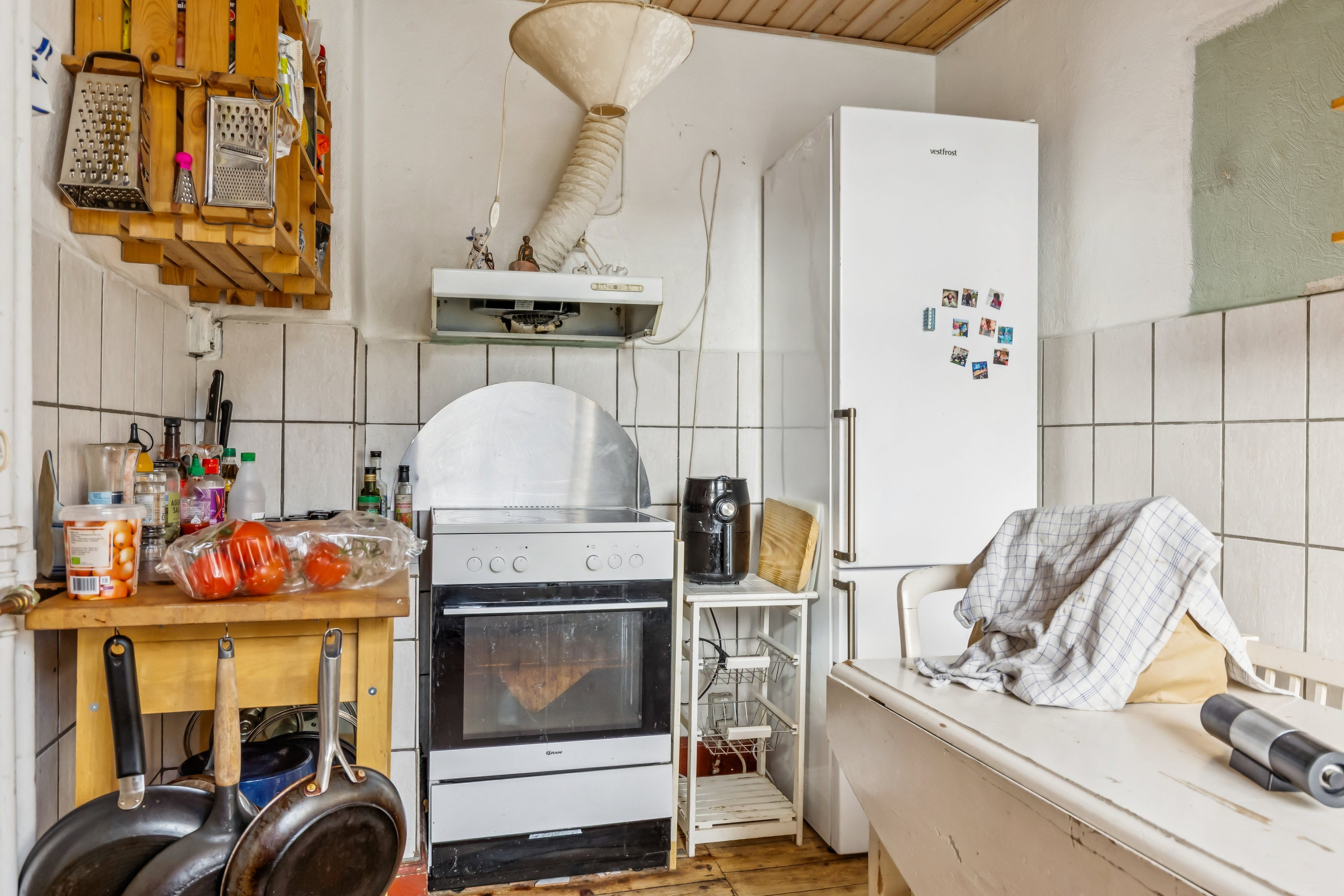 Fremhævet køkken billede i fuldskærmstilstand. Billede af Hovedgaden 50, 4440 Mørkøv