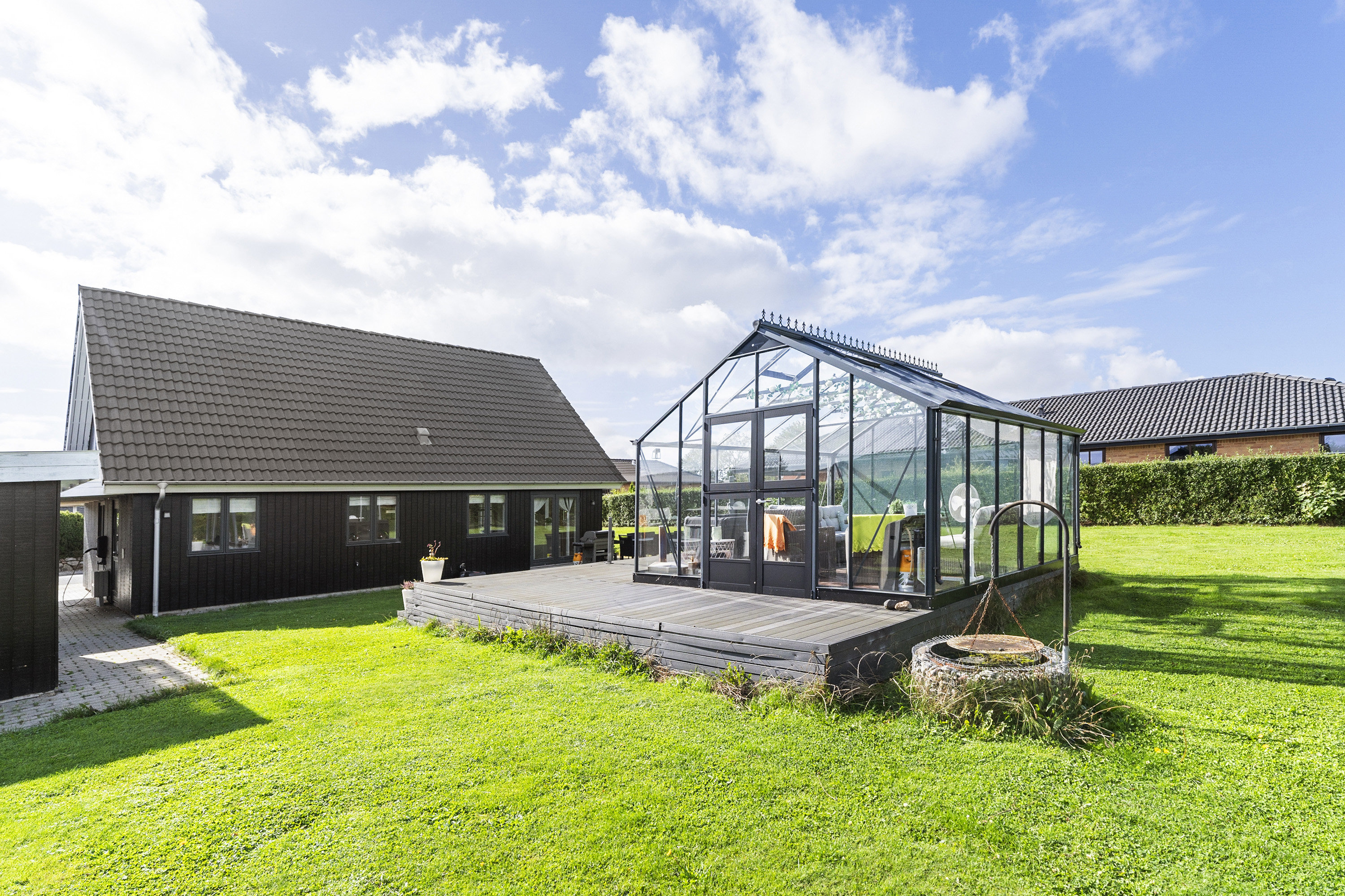 Miniaturebillede 2: ejendommen. Billede af Rosenvænget 41, Klakring, 7130 Juelsminde