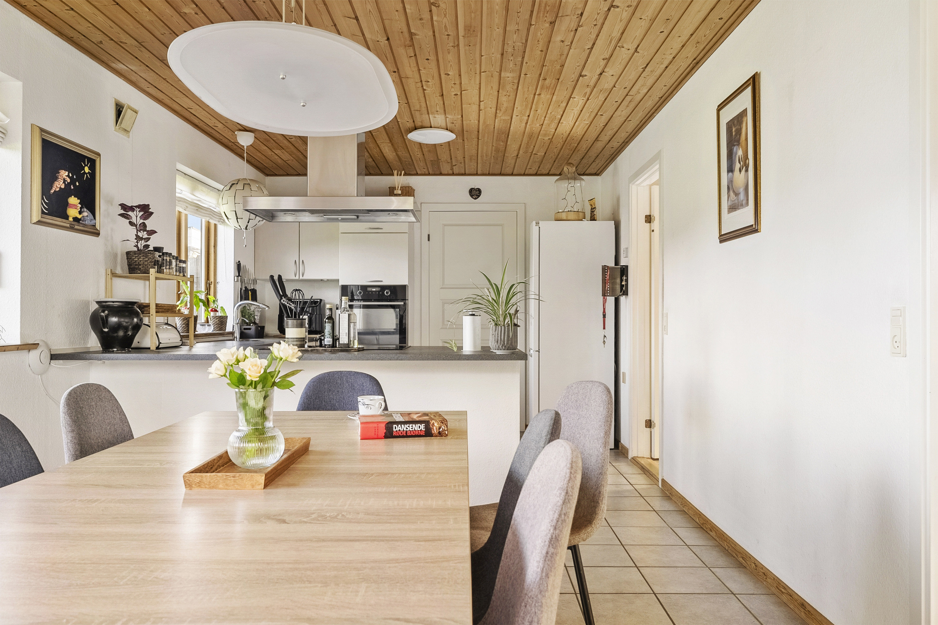 Fremhævet spisestue billede i fuldskærmstilstand. Billede af Rosenvænget 41, Klakring, 7130 Juelsminde