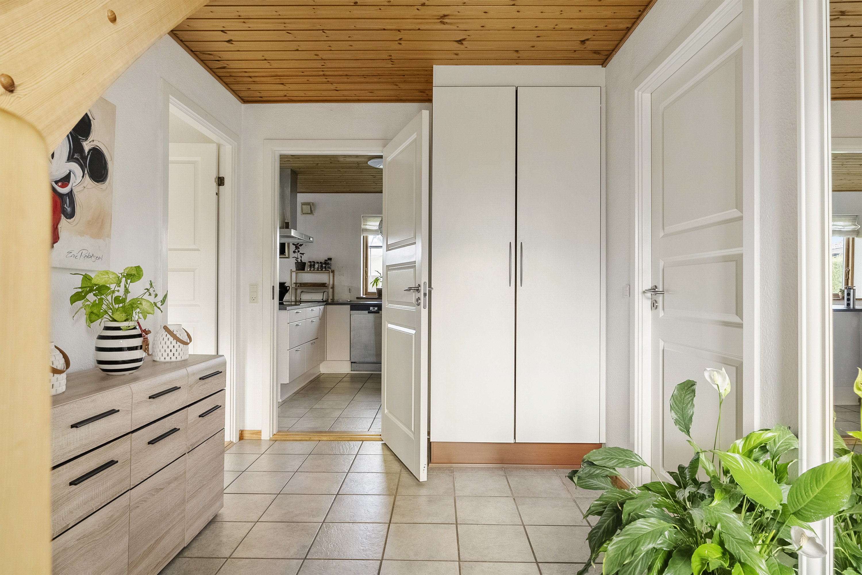 Fremhævet entré billede i fuldskærmstilstand. Billede af Rosenvænget 41, Klakring, 7130 Juelsminde