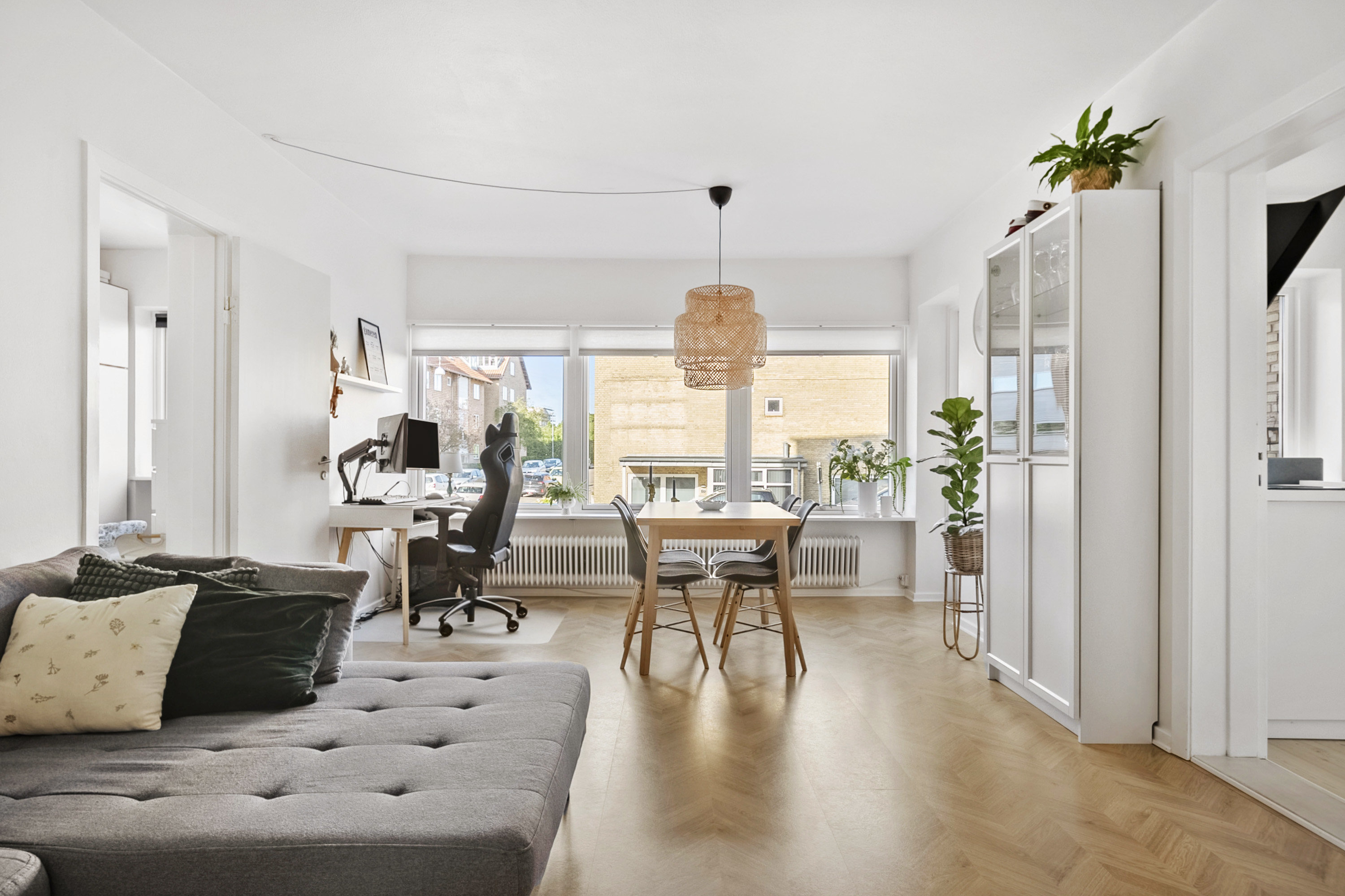 Fremhævet stue billede i fuldskærmstilstand. Billede af Jordbrovej 25, st.. 2., 8200 Aarhus N