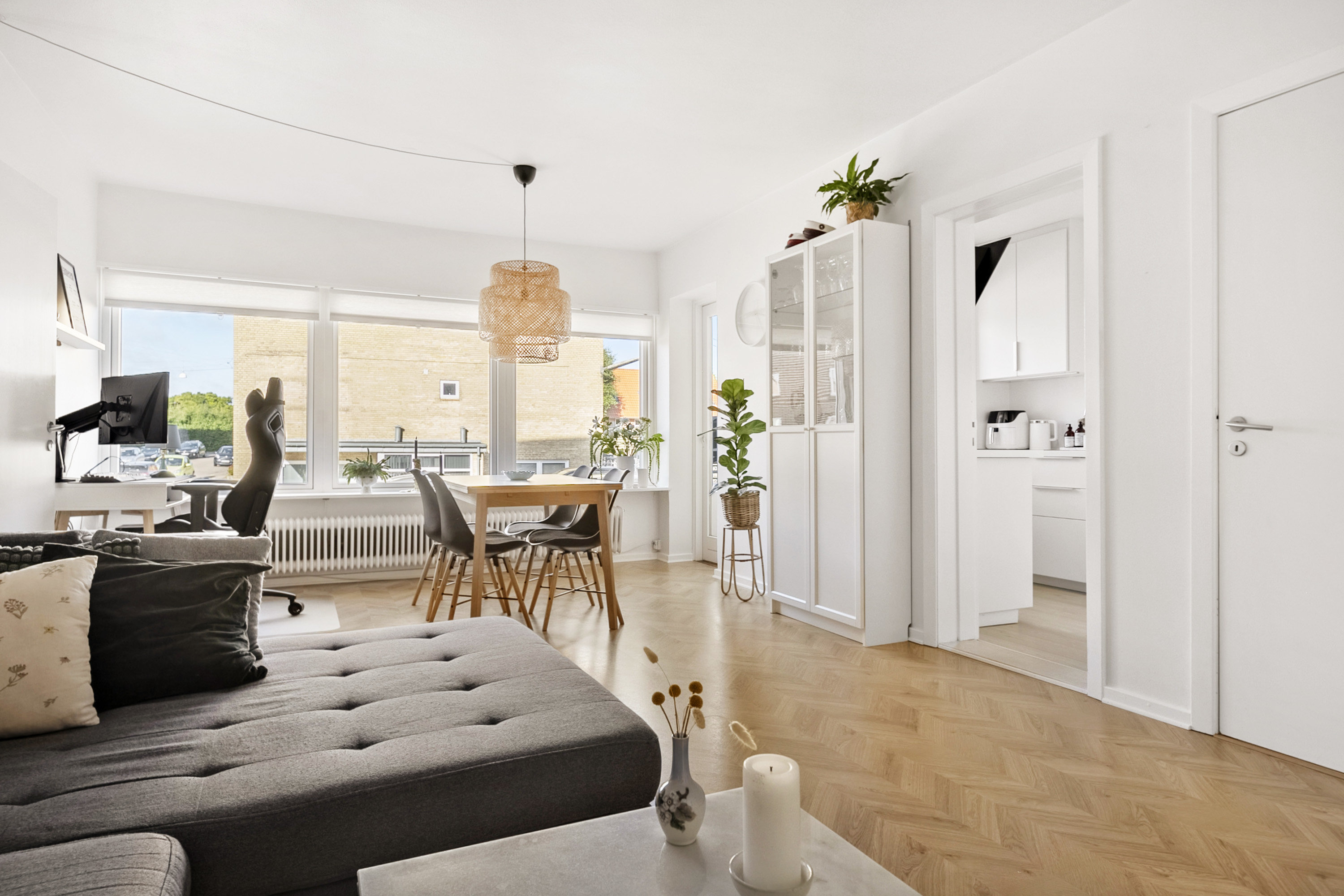 Fremhævet stue billede i fuldskærmstilstand. Billede af Jordbrovej 25, st.. 2., 8200 Aarhus N