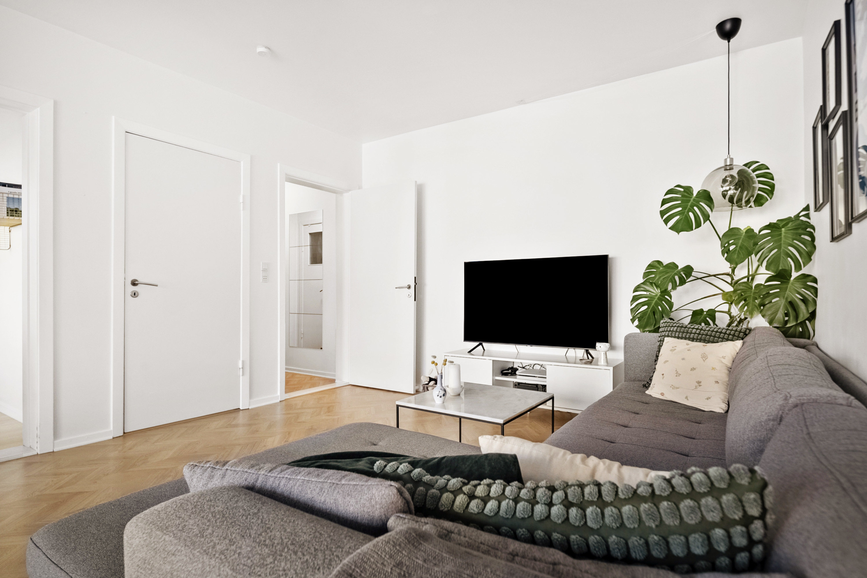 Fremhævet stue billede i fuldskærmstilstand. Billede af Jordbrovej 25, st.. 2., 8200 Aarhus N