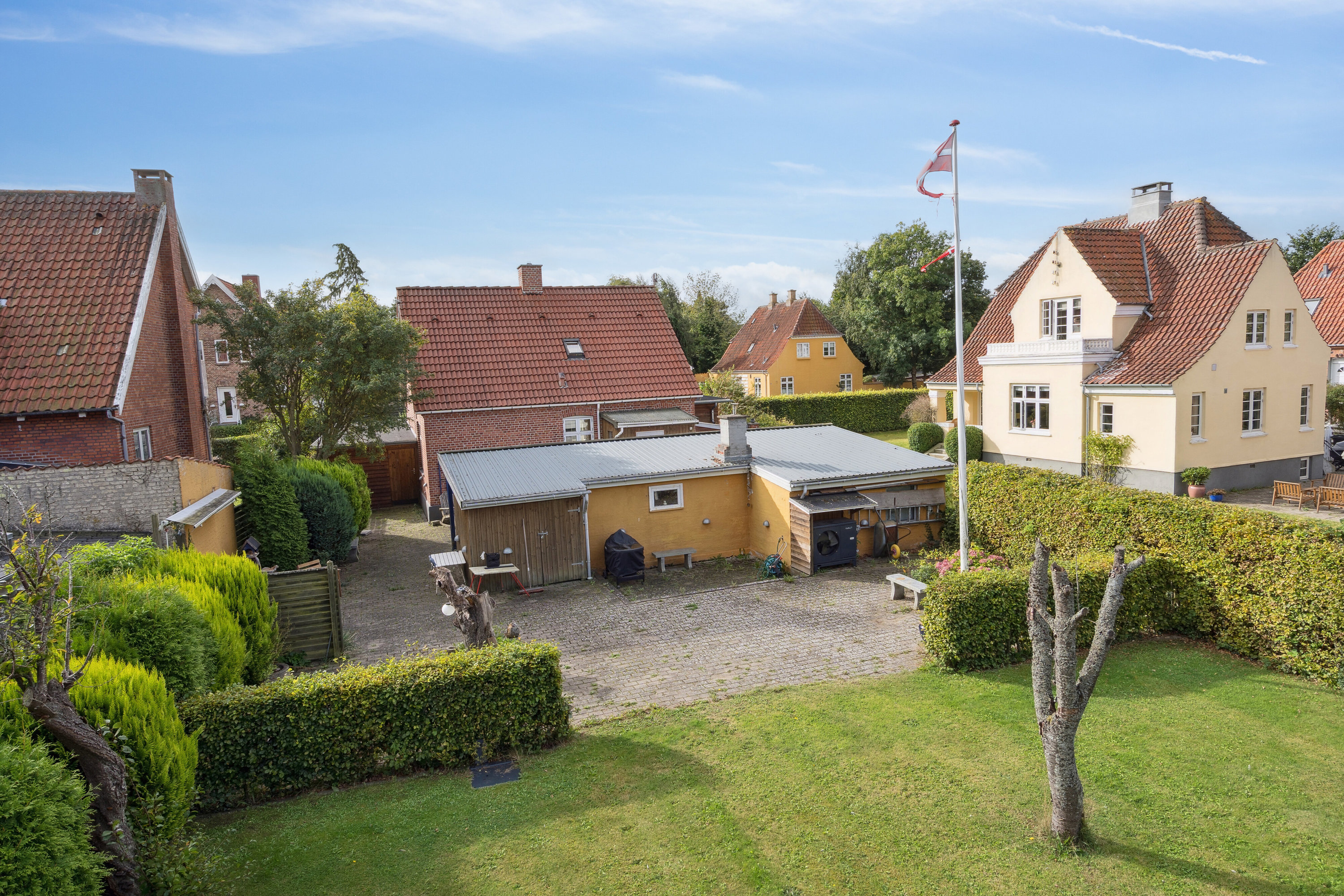 Fremhævet set fra haven billede i fuldskærmstilstand. Billede af Torvegade 17, 4690 Haslev