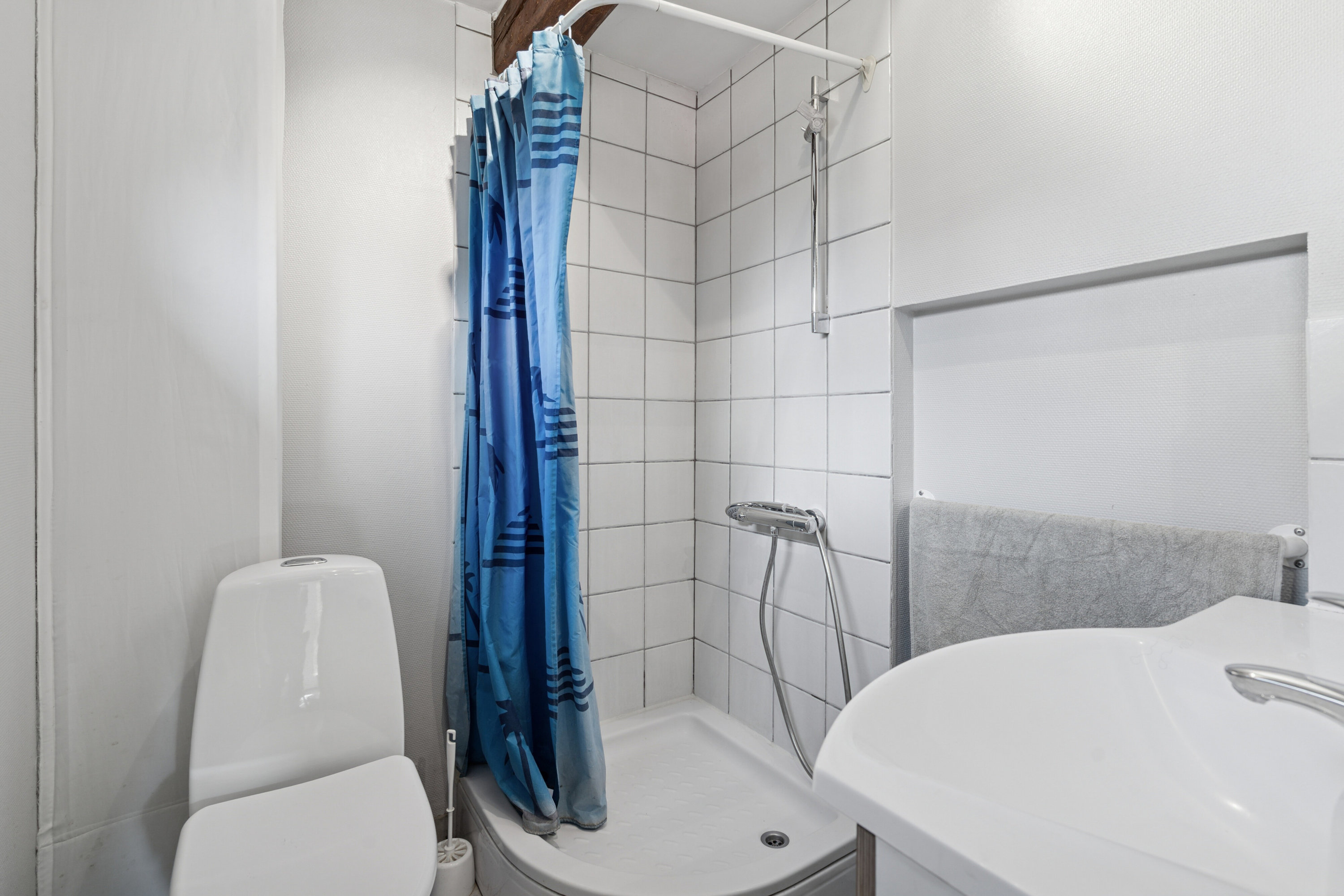 Fremhævet badeværelse billede i fuldskærmstilstand. Billede af Torvegade 17, 4690 Haslev