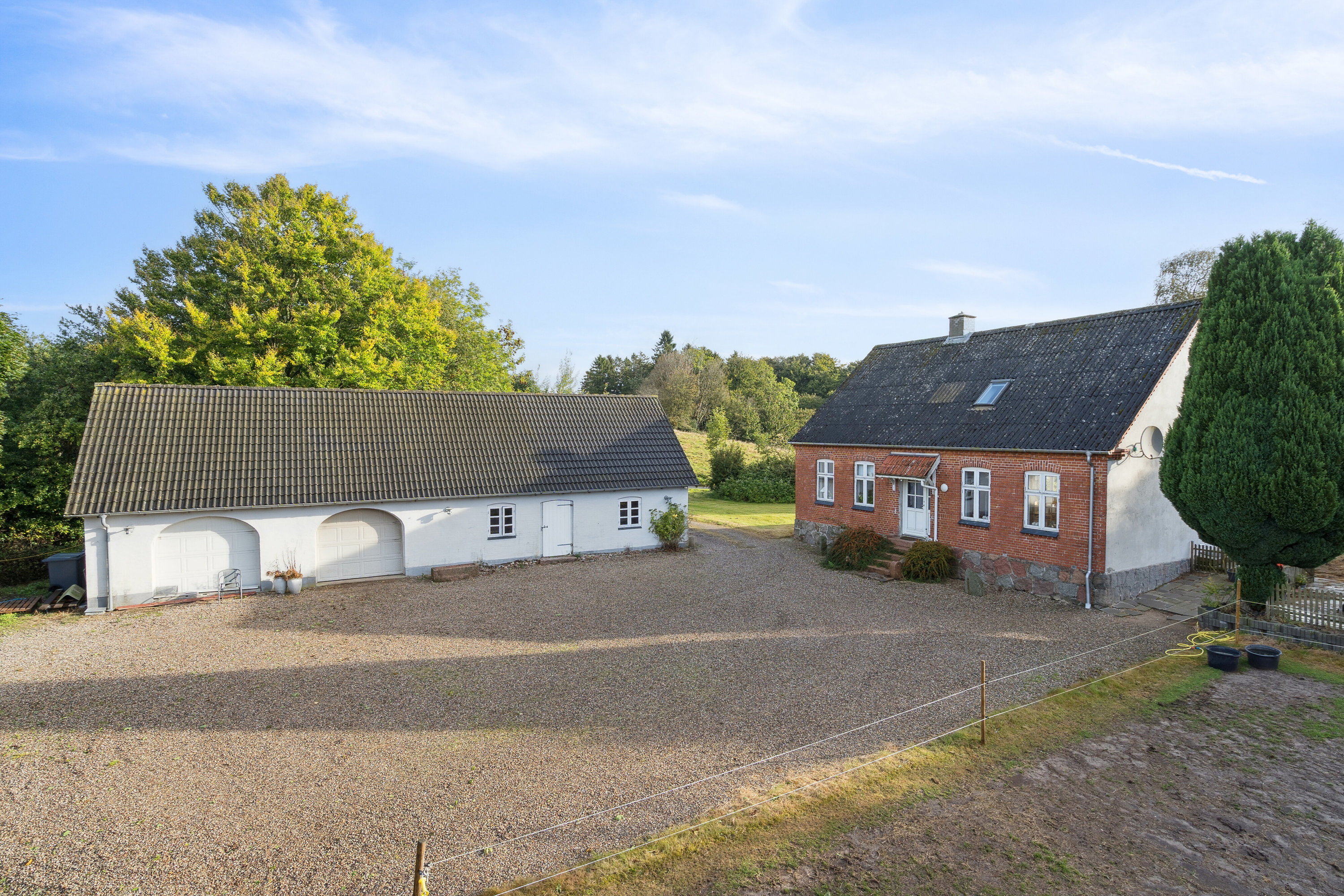 Miniaturebillede 1: set fra vejen. Billede af Pavegyden 24, 5771 Stenstrup