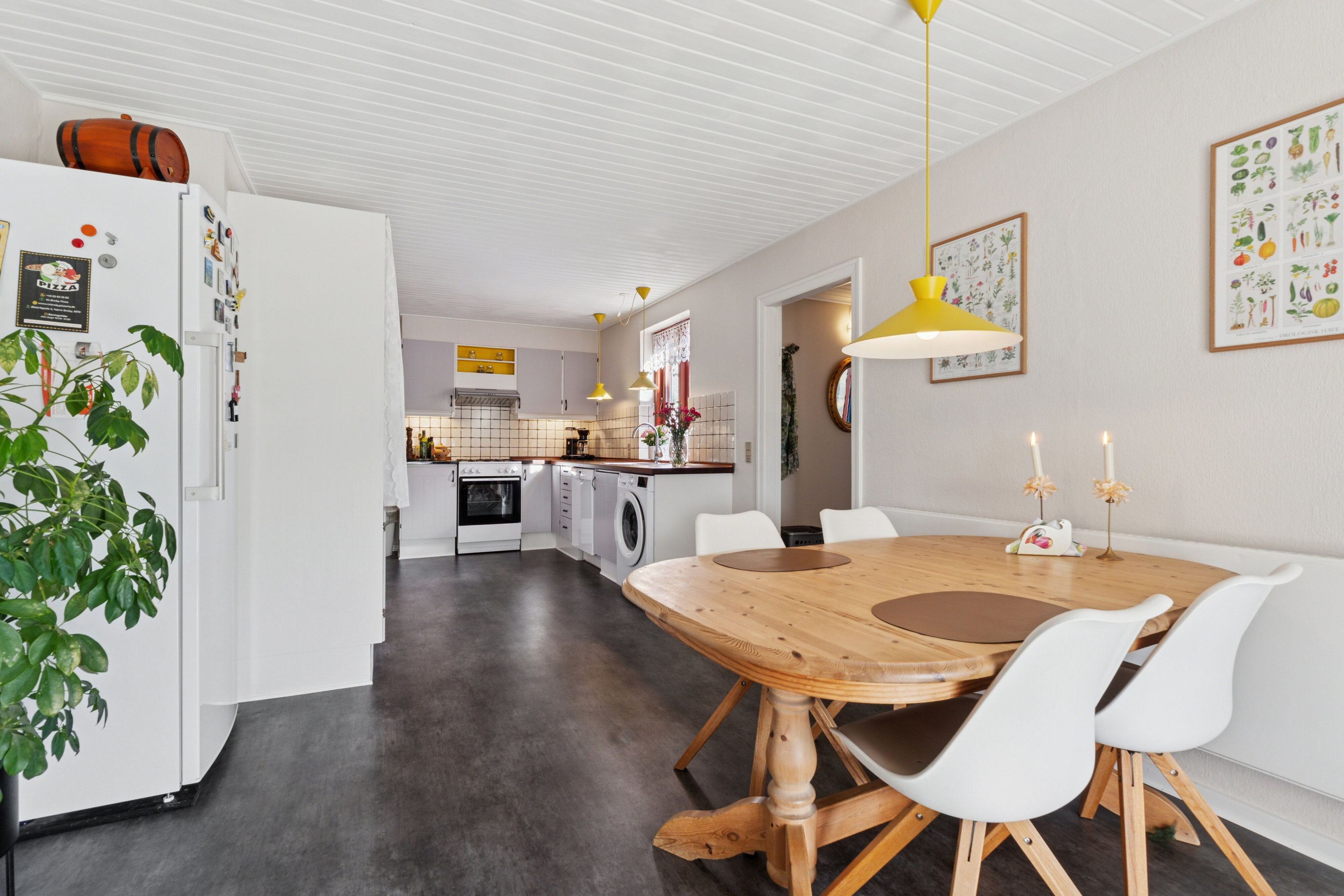 Fremhævet spisestue billede i fuldskærmstilstand. Billede af Søndervej 36, Brobyværk, 5672 Broby