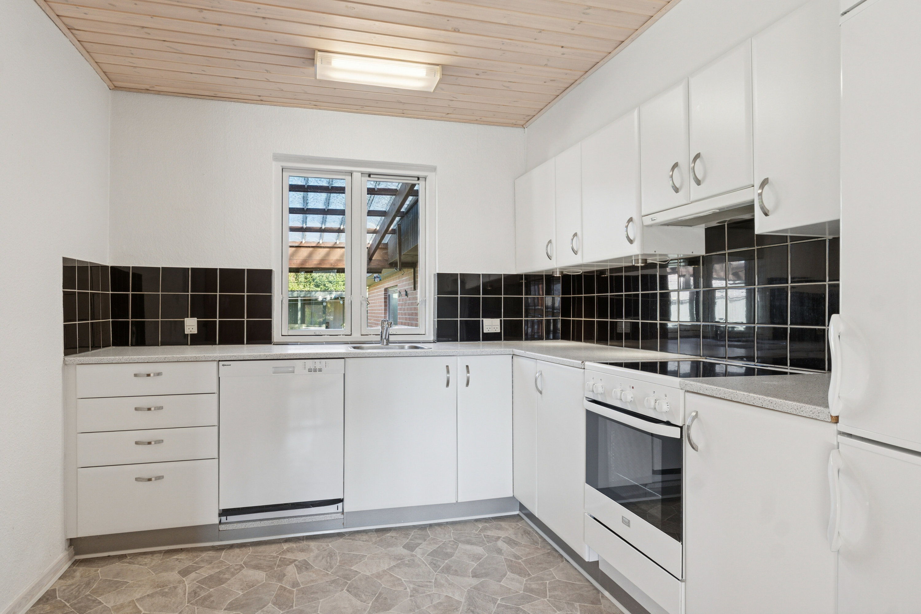 Fremhævet køkken billede i fuldskærmstilstand. Billede af Mosbjergvej 1, st.., 9881 Bindslev