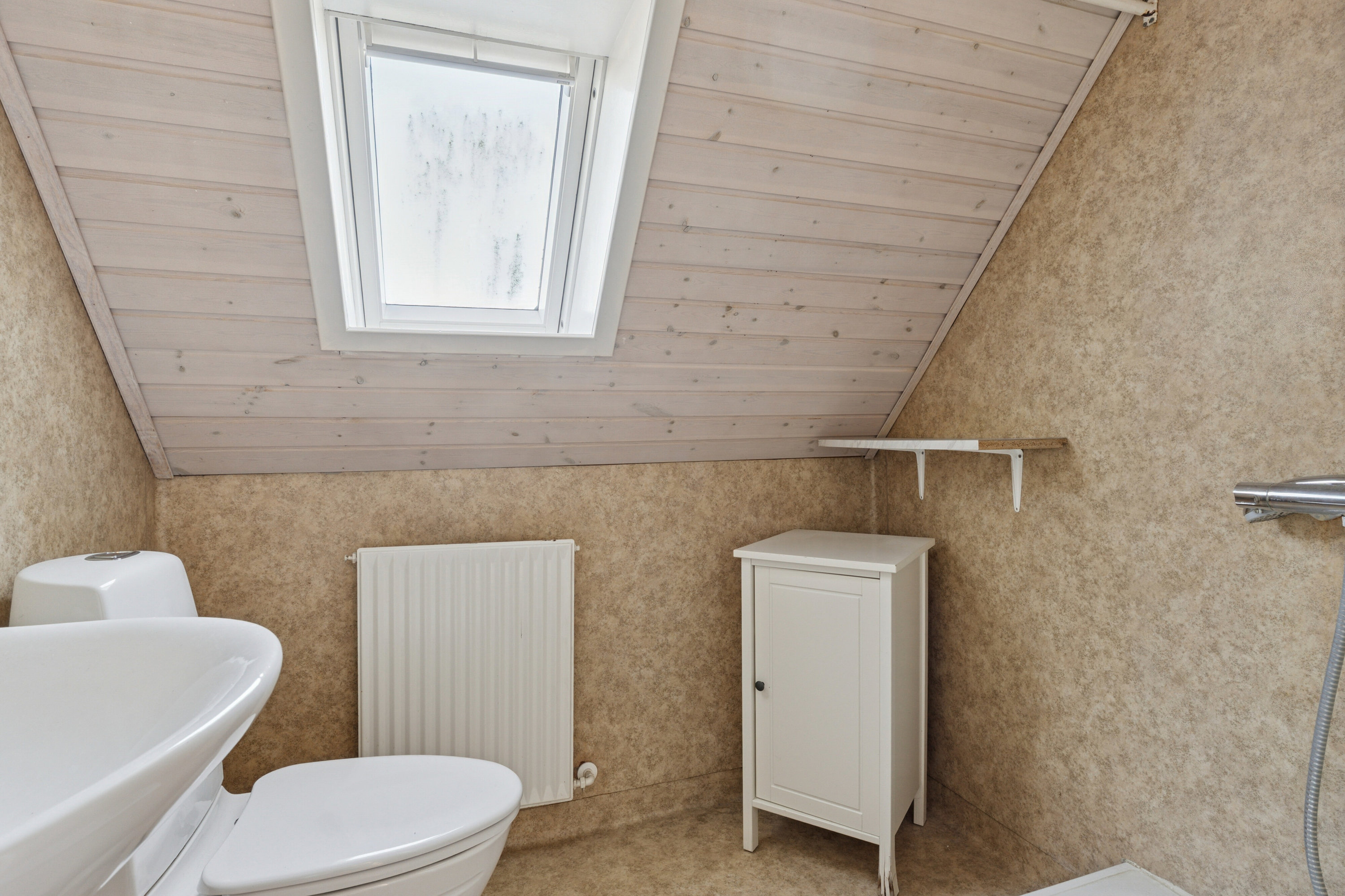 Fremhævet badeværelse billede i fuldskærmstilstand. Billede af Mosbjergvej 1, st.., 9881 Bindslev