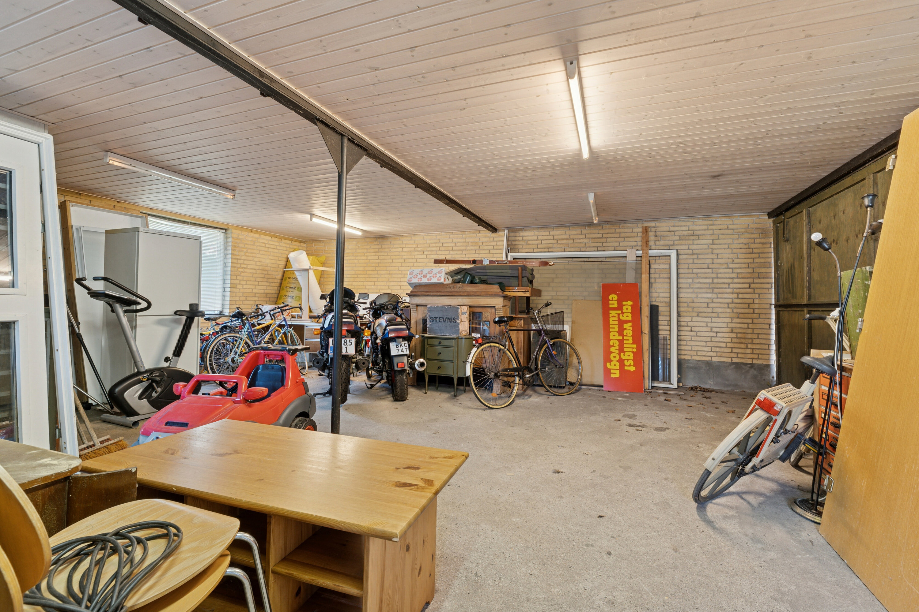 Fremhævet garage billede i fuldskærmstilstand. Billede af Mosbjergvej 1, st.., 9881 Bindslev