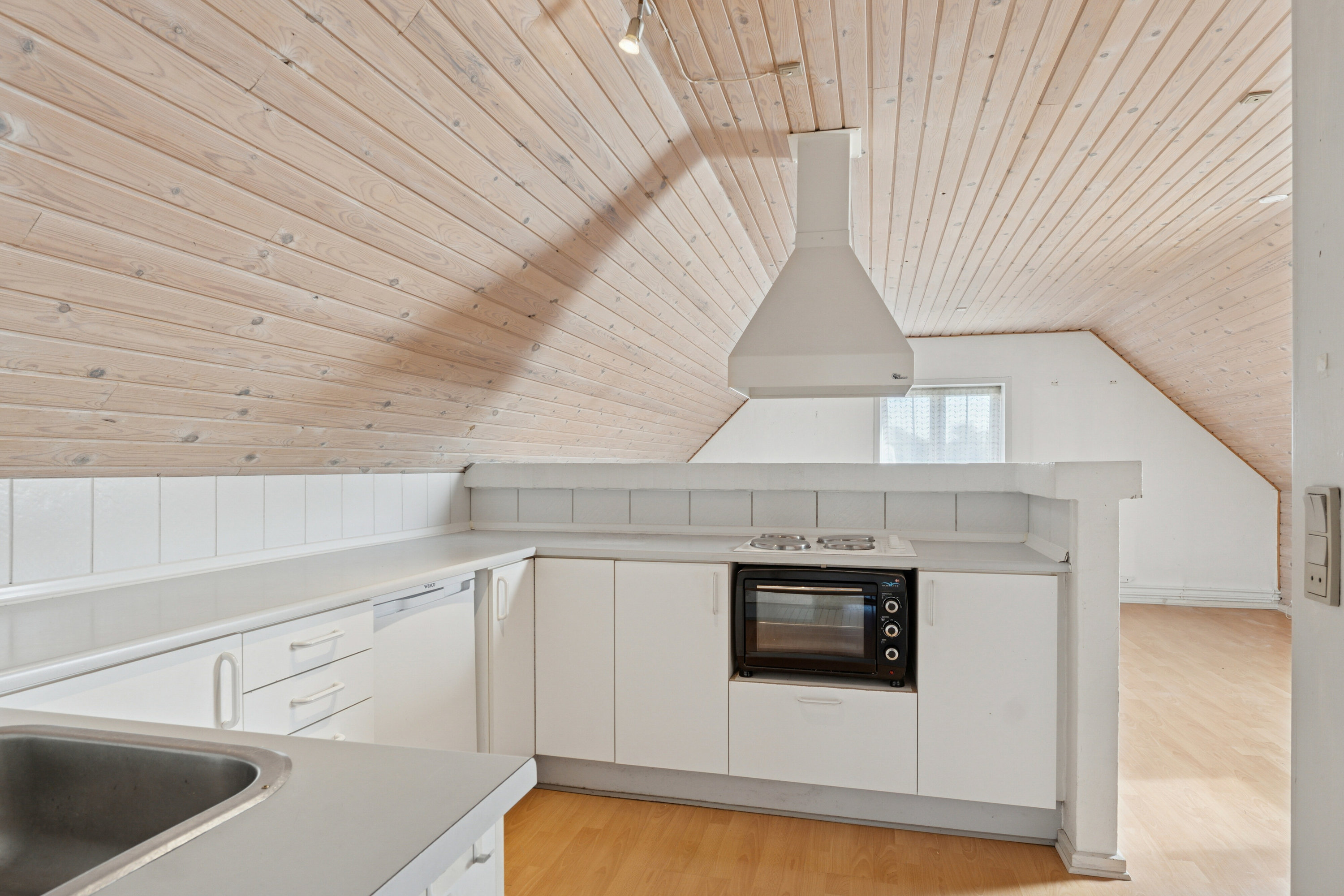 Fremhævet køkken billede i fuldskærmstilstand. Billede af Mosbjergvej 1, st.., 9881 Bindslev