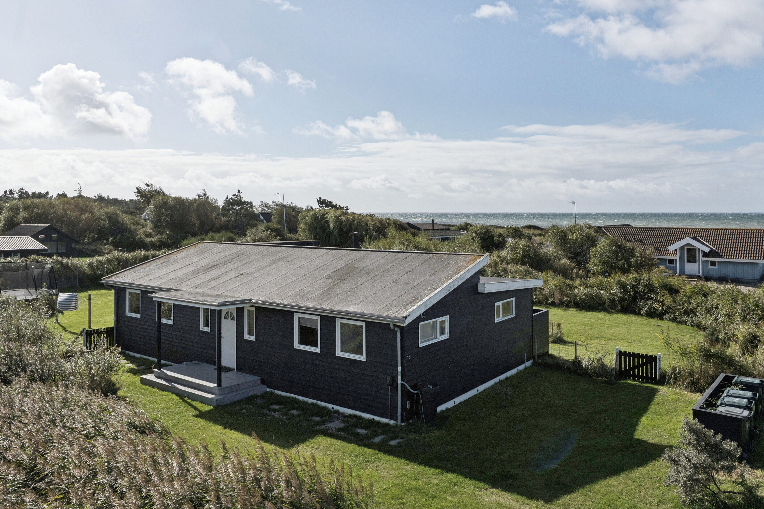 Miniaturebillede 1: udendørs. Billede af Ørnevej 15, Yderby Lyng, 4583 Sjællands Odde