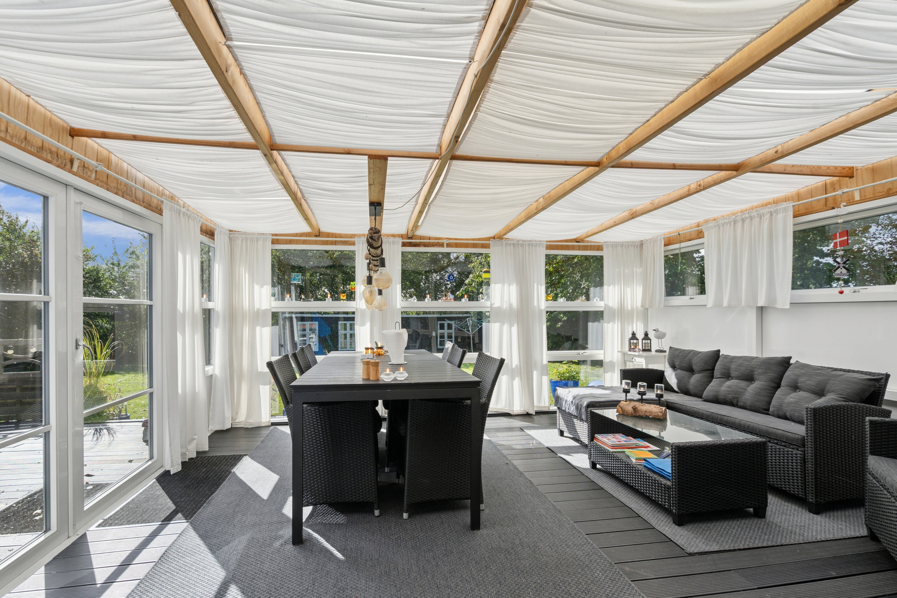 Fremhævet overdækket terrasse billede i fuldskærmstilstand. Billede af Bellisvej 1, Stoense Udflytter, 5953 Tranekær