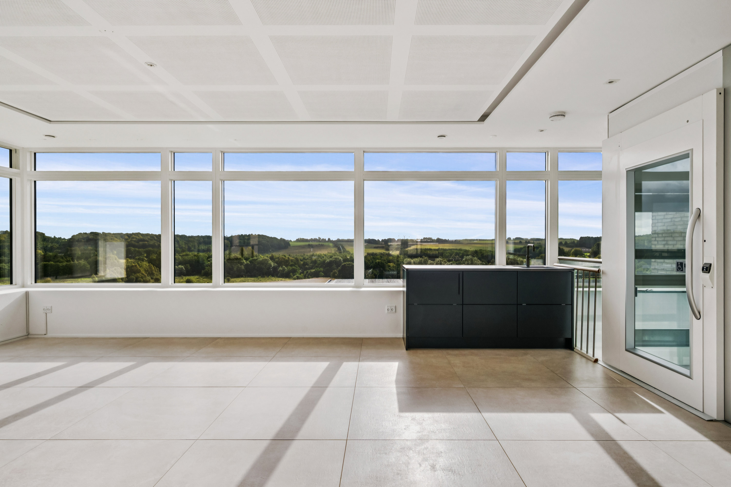 Fremhævet køkken billede i fuldskærmstilstand. Billede af Holmebakken 48, 8382 Hinnerup