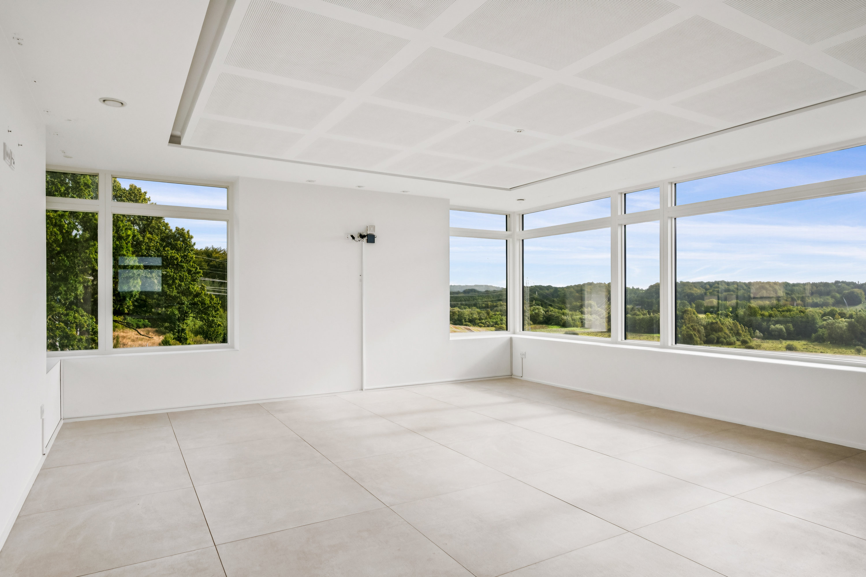 Fremhævet stue billede i fuldskærmstilstand. Billede af Holmebakken 48, 8382 Hinnerup