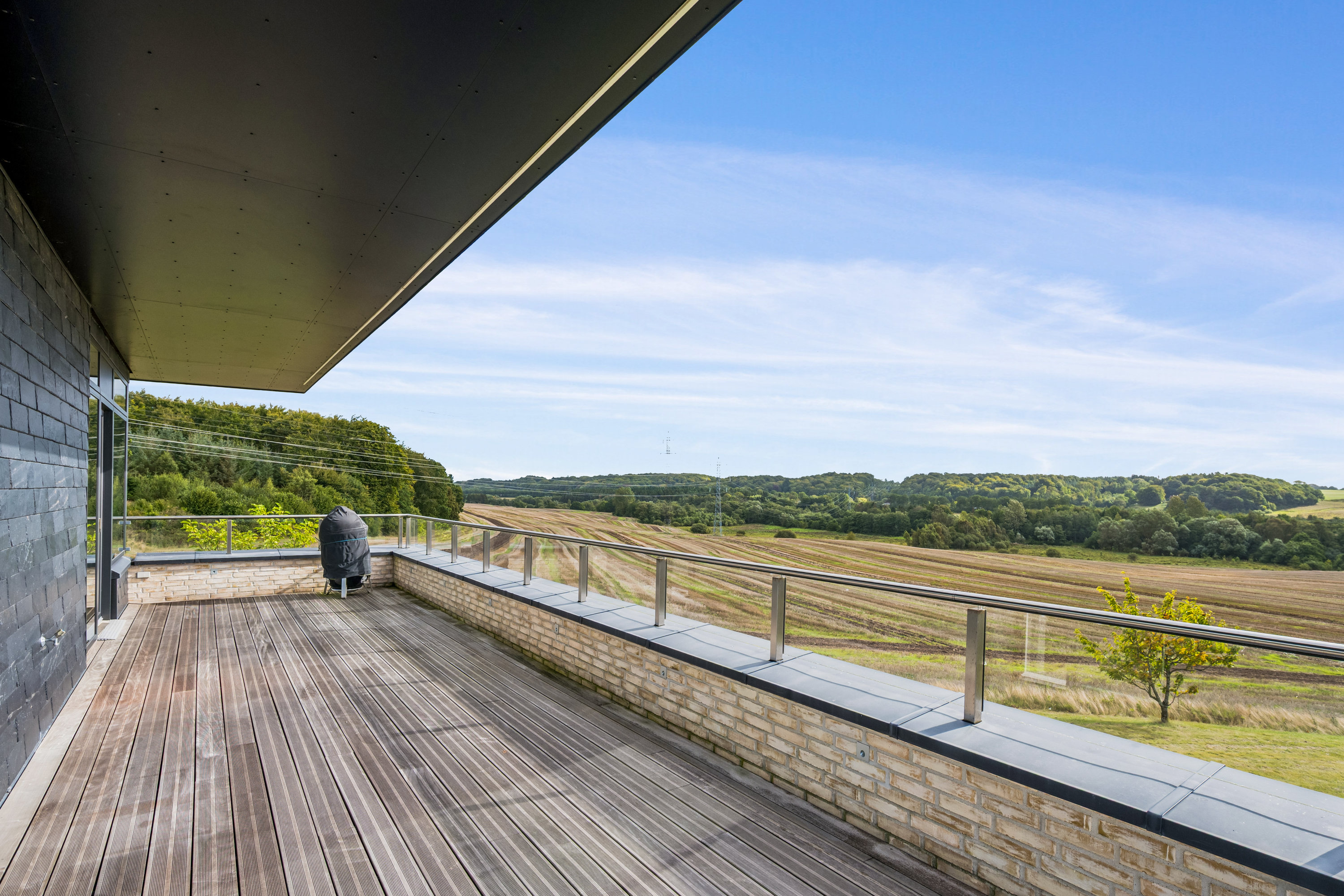 Fremhævet altan billede i fuldskærmstilstand. Billede af Holmebakken 48, 8382 Hinnerup