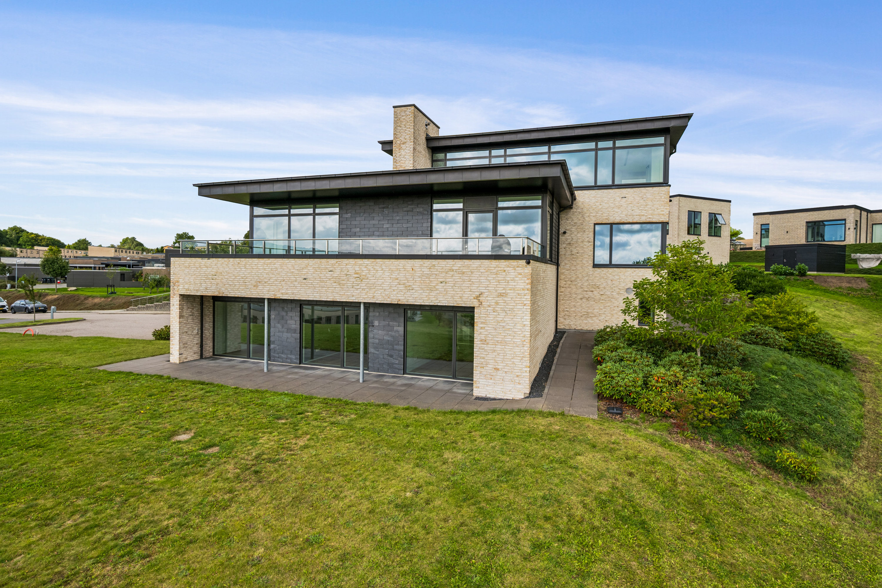 Fremhævet ejendom 1 billede i fuldskærmstilstand. Billede af Holmebakken 48, 8382 Hinnerup