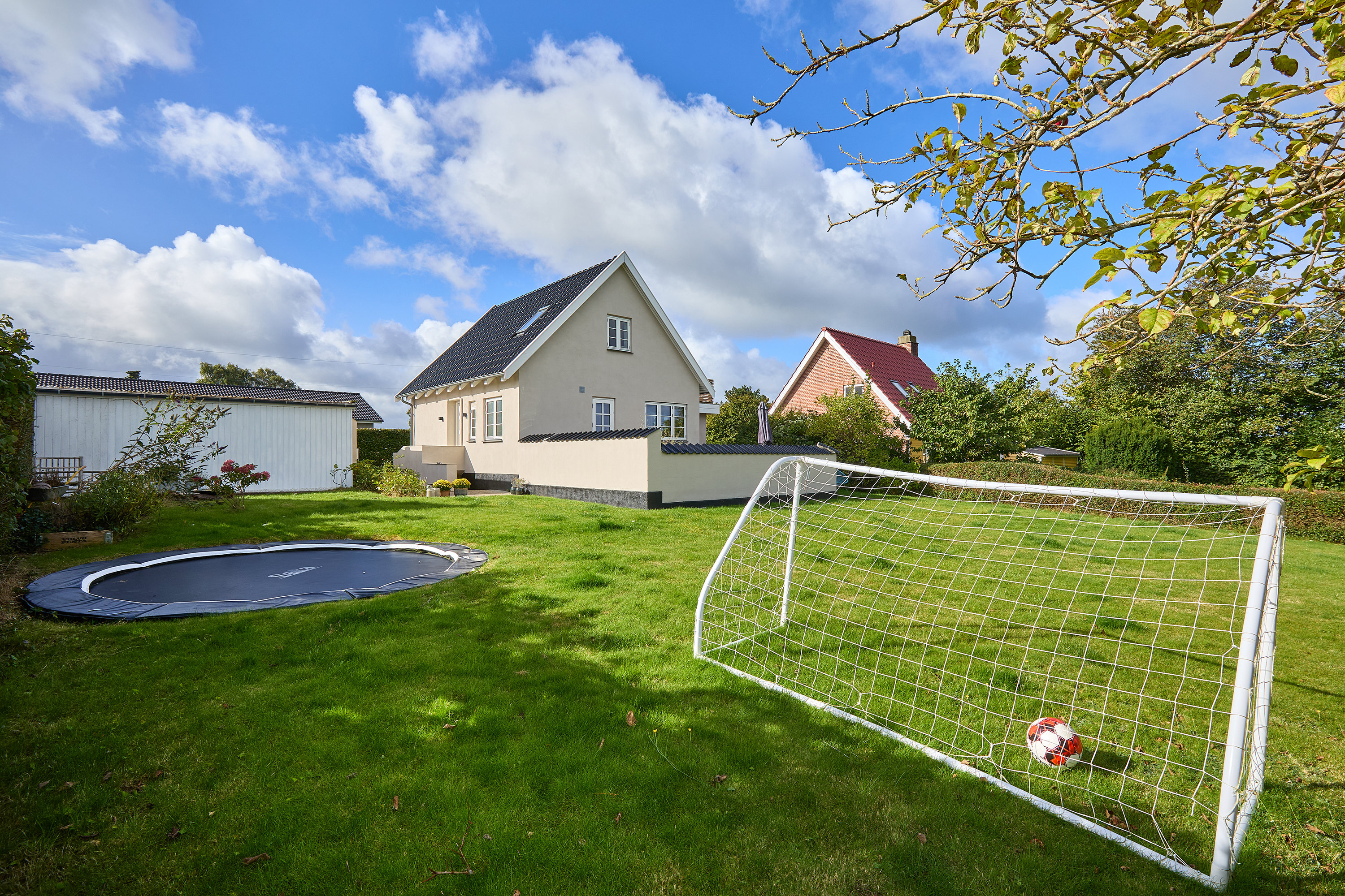 Fremhævet have billede i fuldskærmstilstand. Billede af Nellerupgårds Alle 3, 3250 Gilleleje