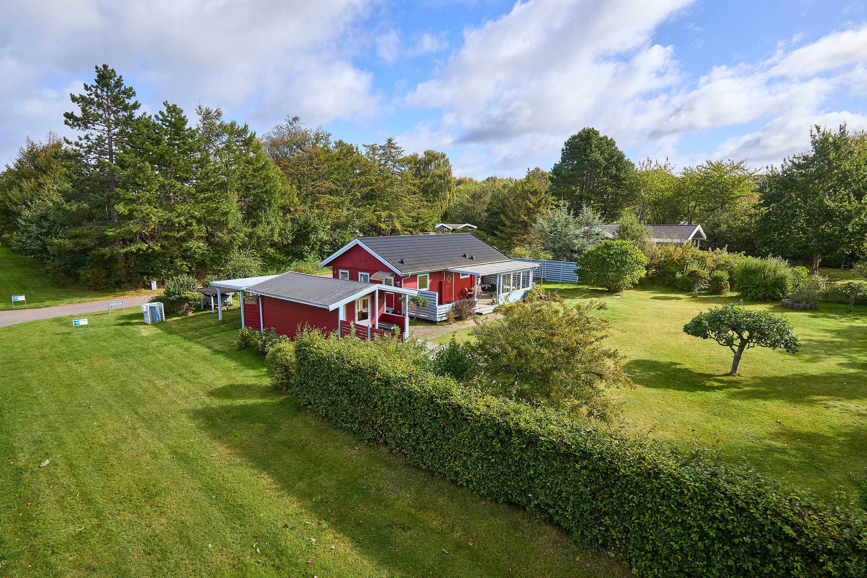 Fremhævet ejendommen billede i fuldskærmstilstand. Billede af Dams-Åsen 5, Rågeleje, 3210 Vejby