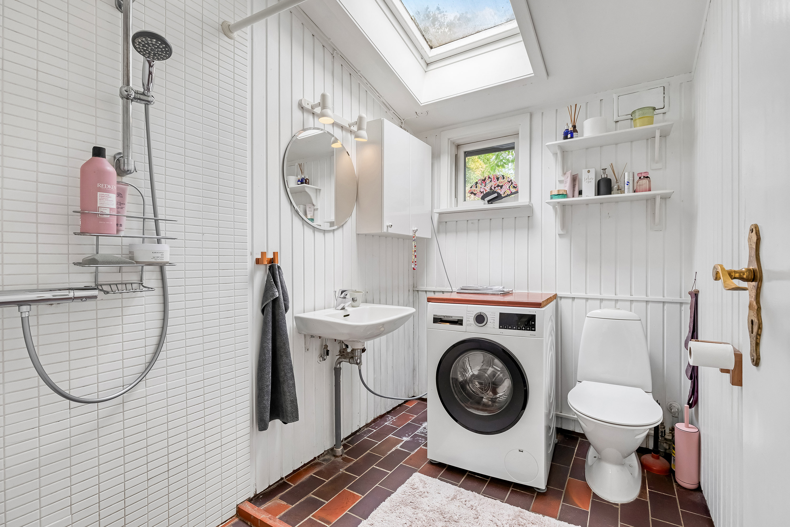 Fremhævet badeværelse billede i fuldskærmstilstand. Billede af Åkirkesvej 2, 3220 Tisvildeleje