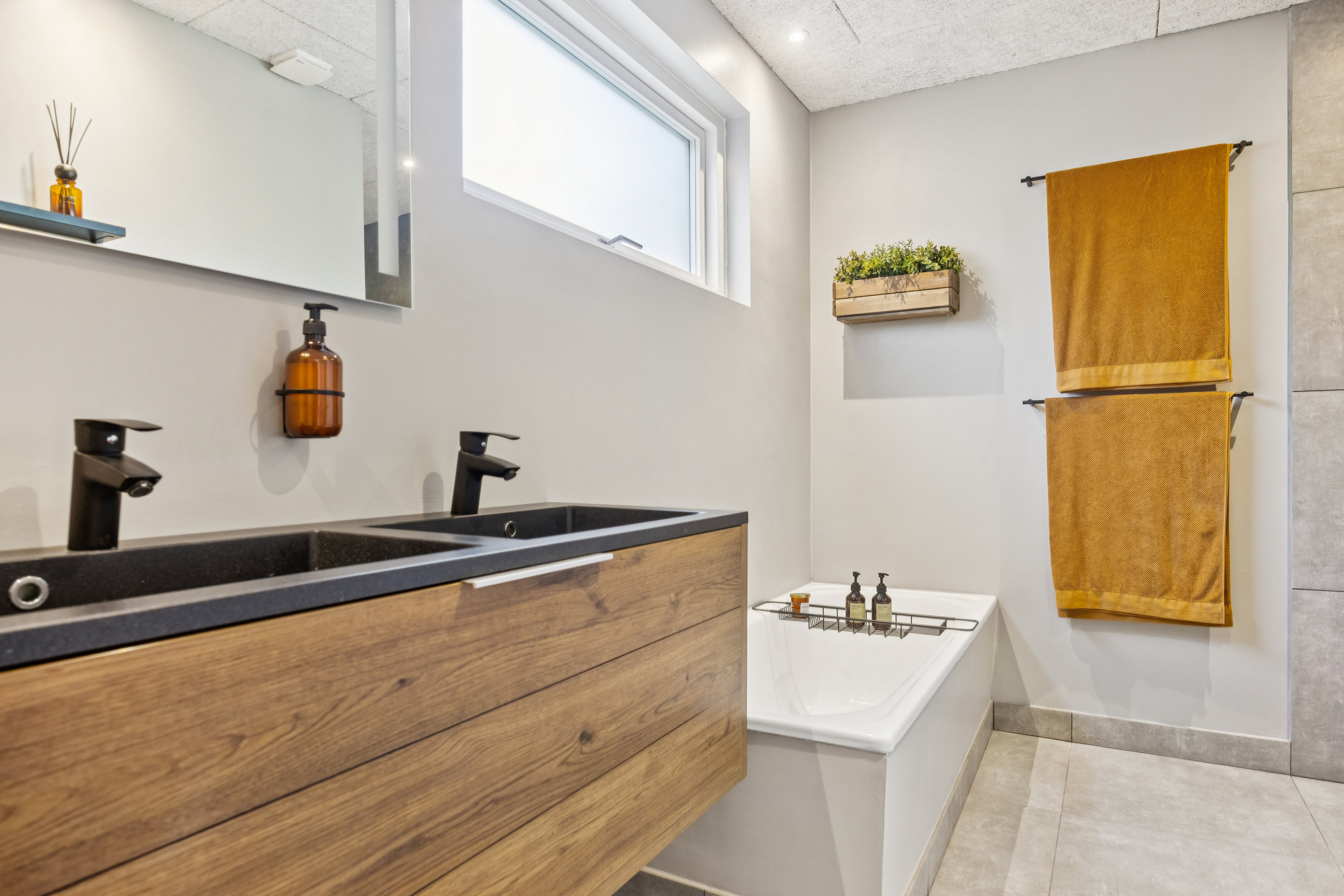 Fremhævet badeværelse billede i fuldskærmstilstand. Billede af Tovesvej 34, Vejgaard, 9000 Aalborg