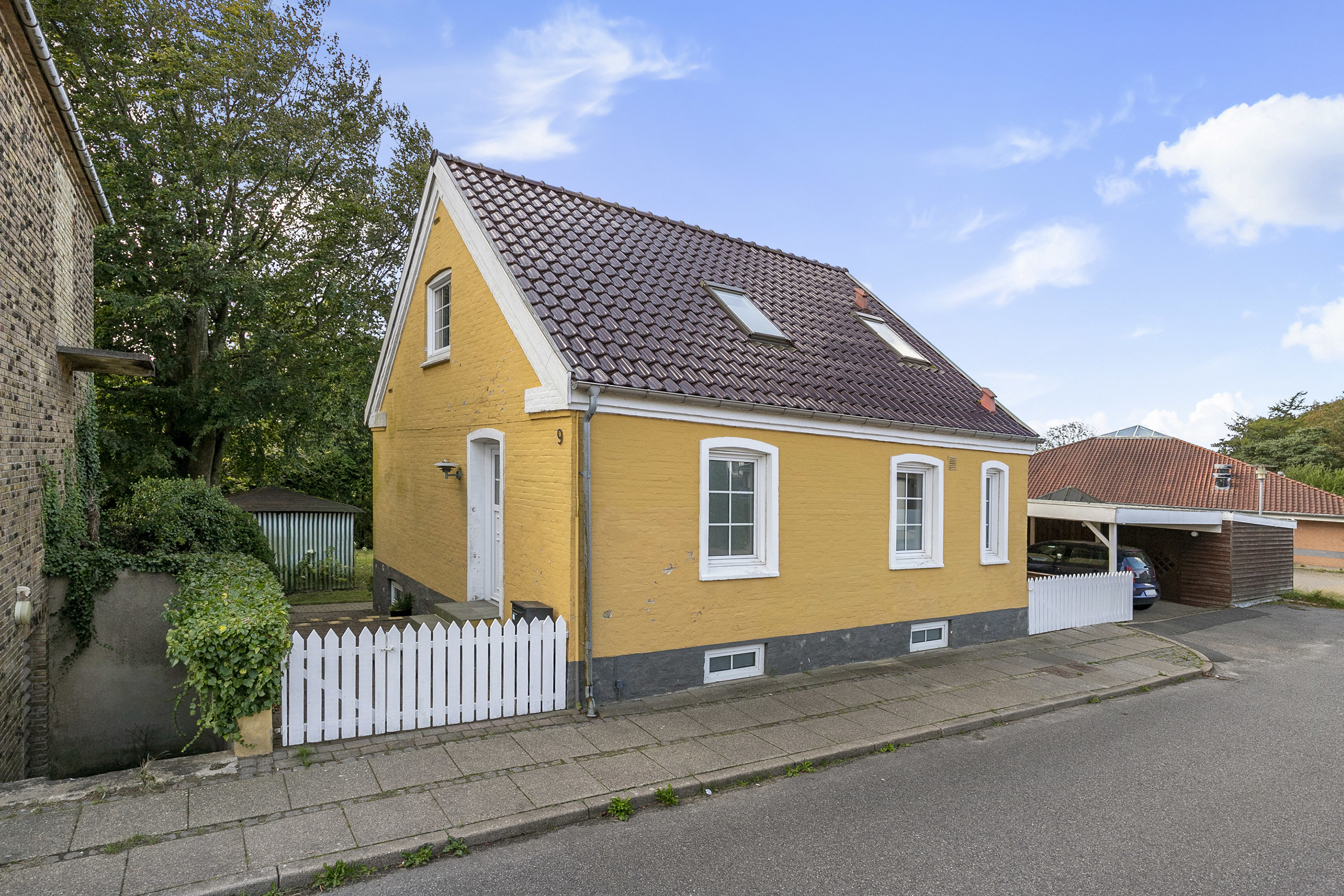 Fremhævet facade billede i fuldskærmstilstand. Billede af Enghavevej 9, 9760 Vrå