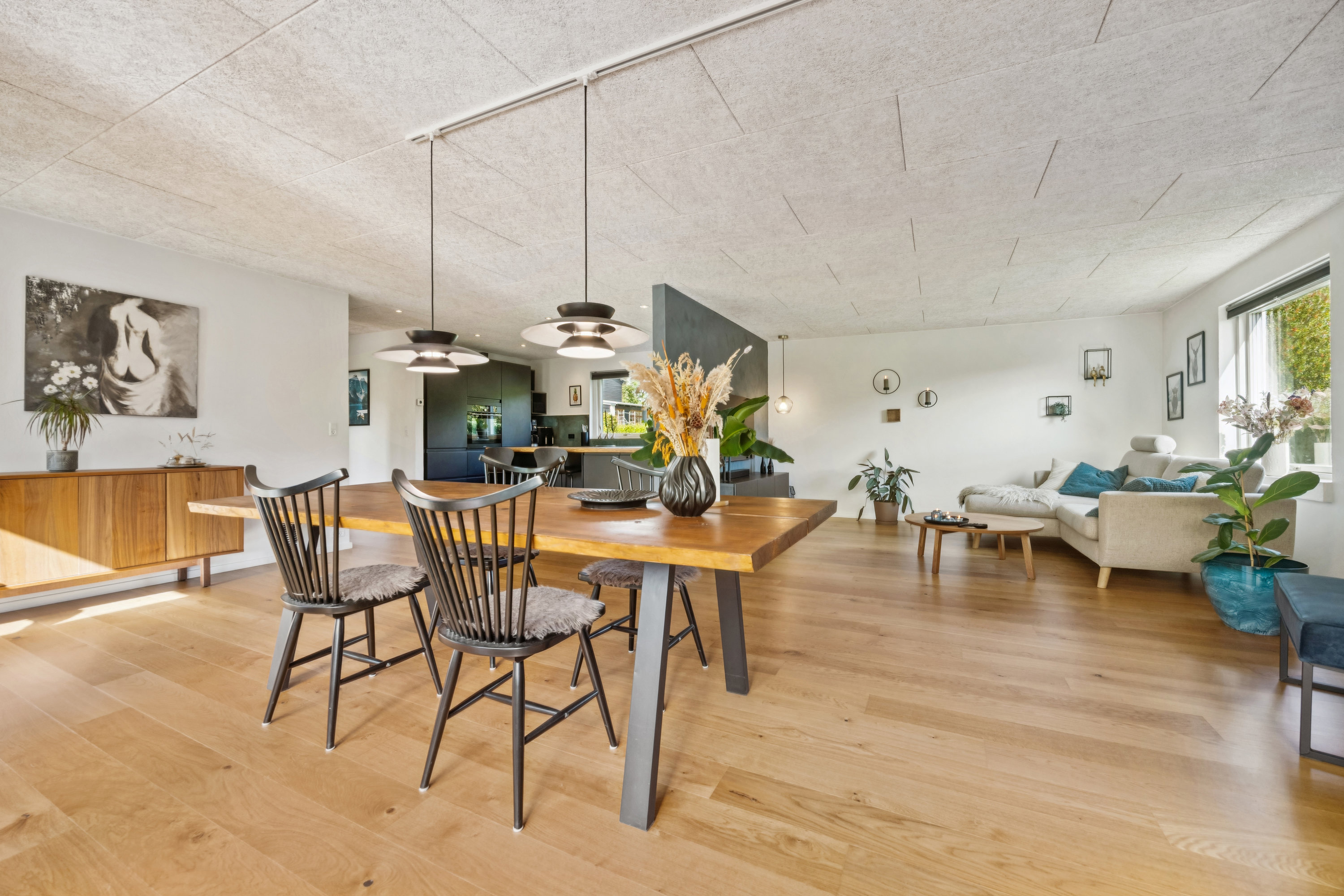 Fremhævet stue billede i fuldskærmstilstand. Billede af Tovesvej 34, Vejgaard, 9000 Aalborg