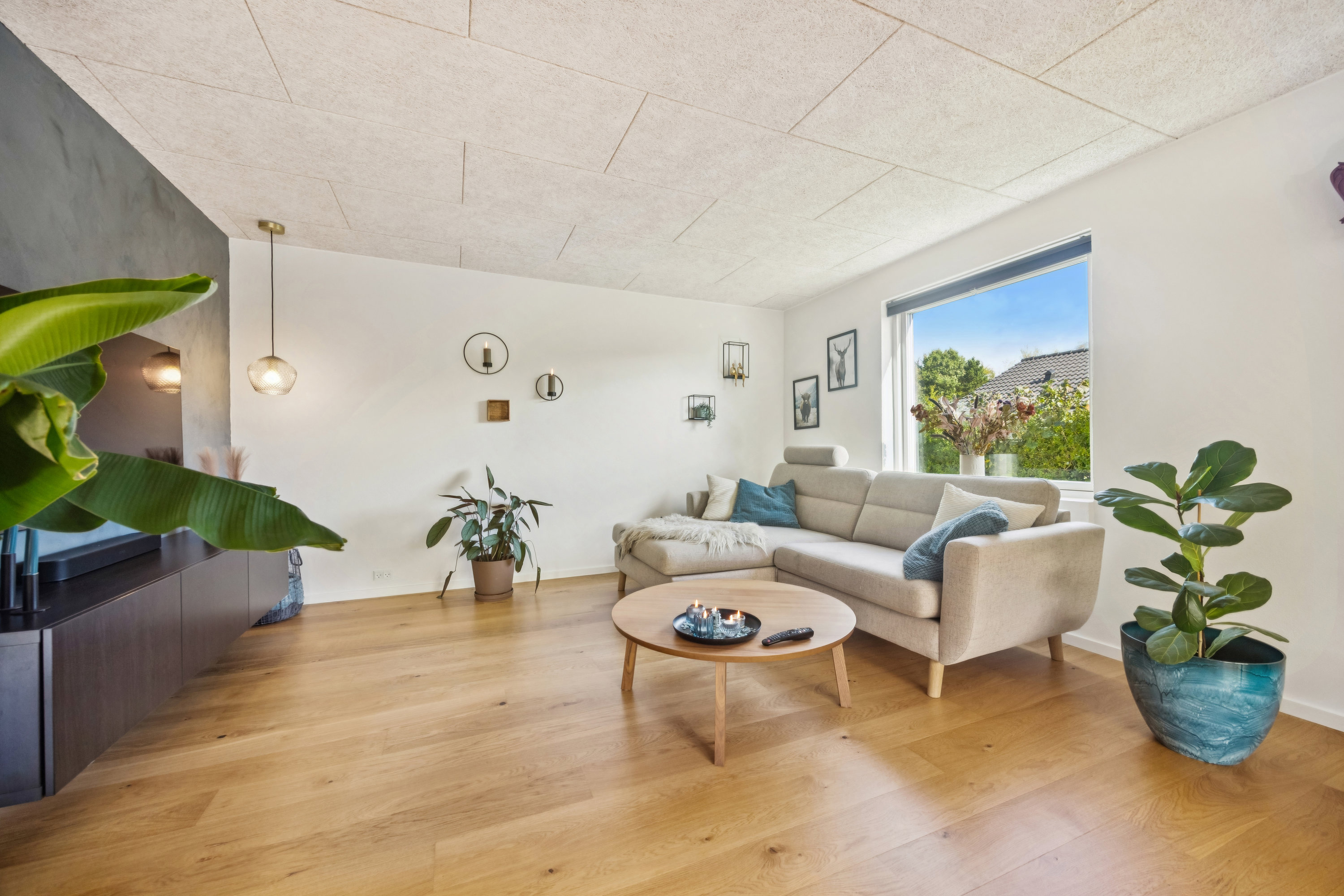 Fremhævet stue billede i fuldskærmstilstand. Billede af Tovesvej 34, Vejgaard, 9000 Aalborg