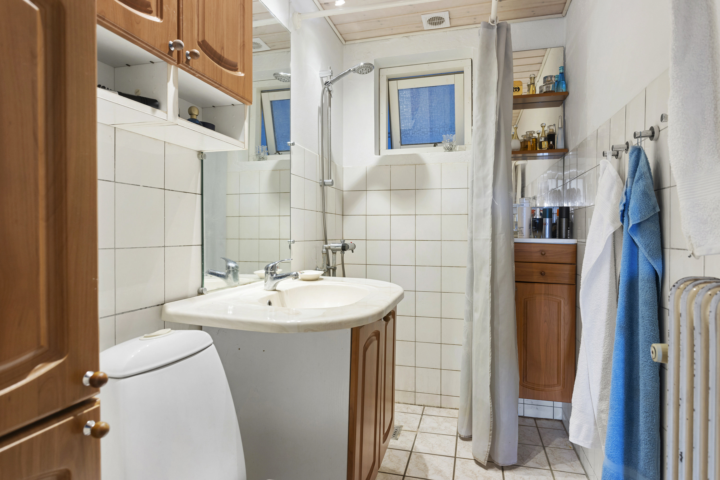 Fremhævet badeværelse billede i fuldskærmstilstand. Billede af Toftevænget 37, 9300 Sæby