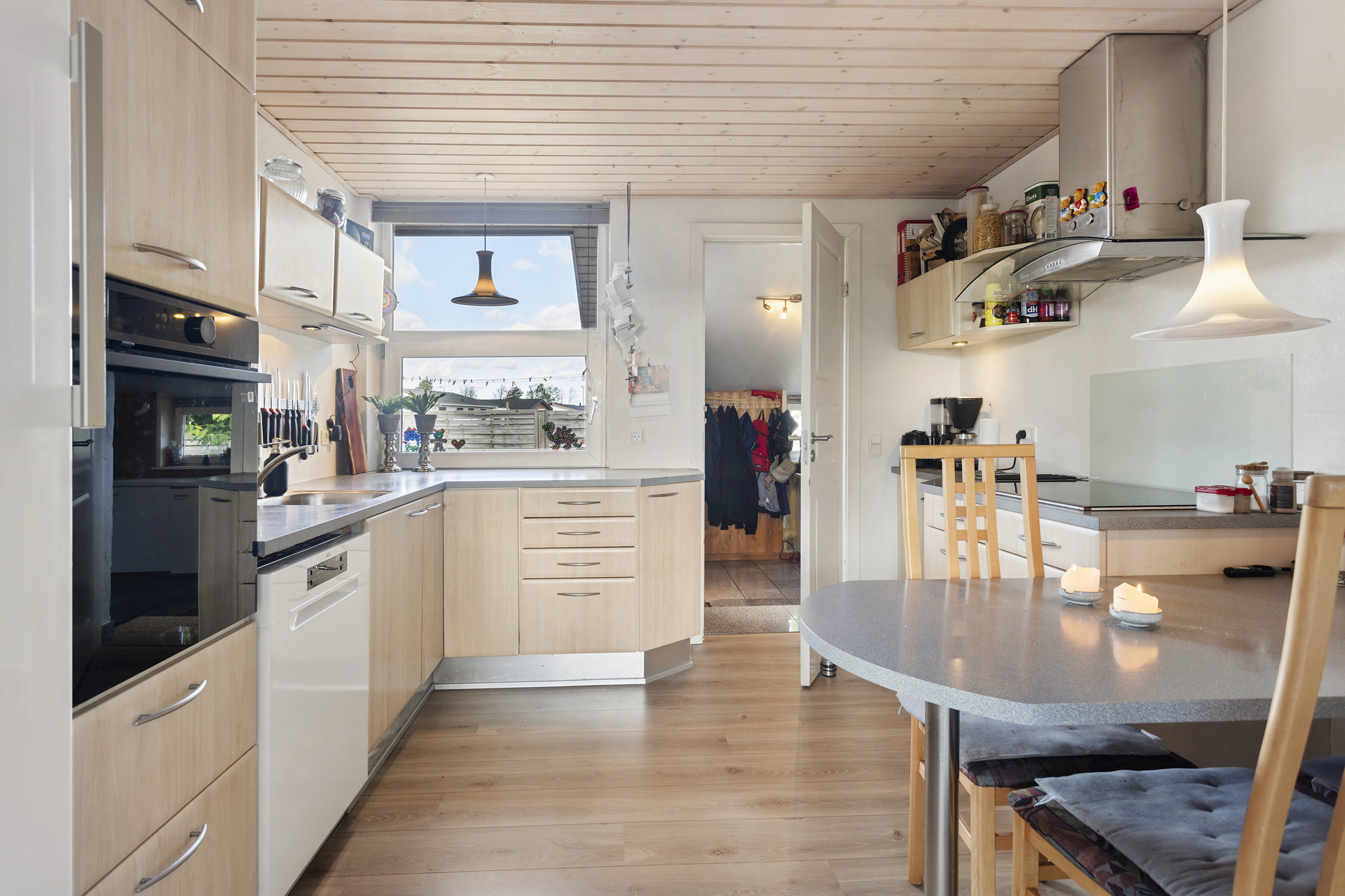 Fremhævet køkken billede i fuldskærmstilstand. Billede af Toftevænget 37, 9300 Sæby